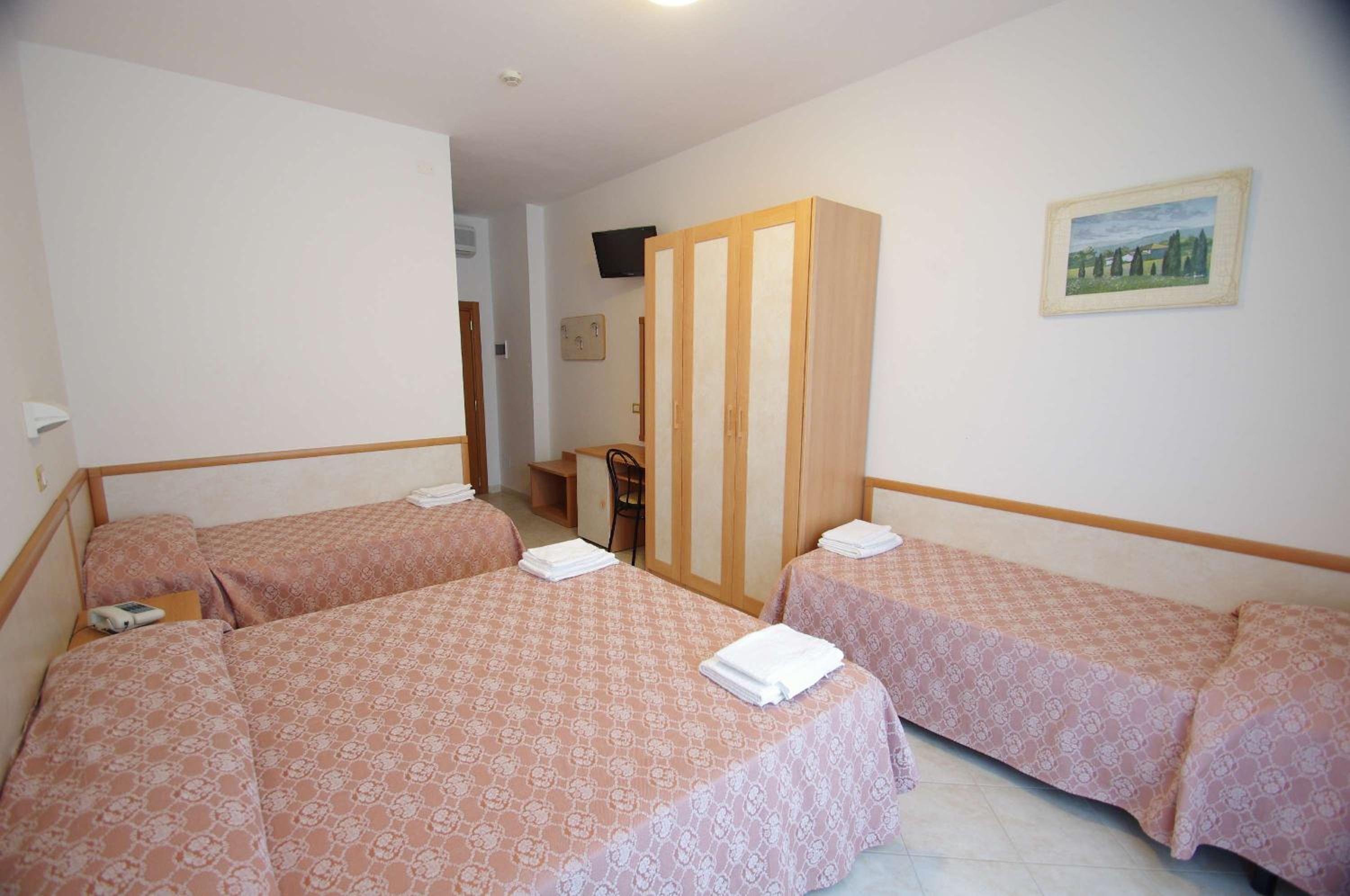 Quadruple Room with Balcony photo 2