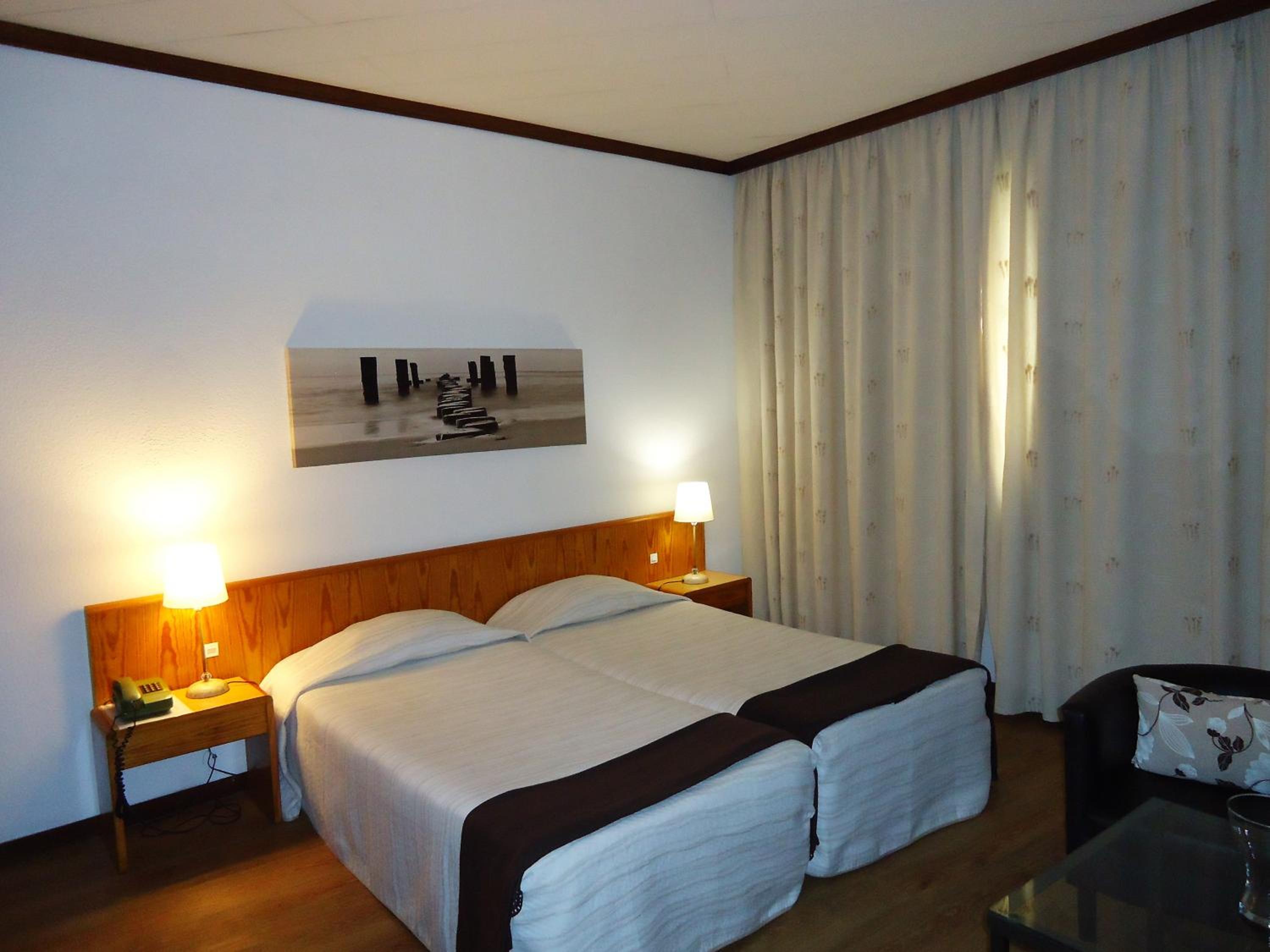 Twin Room - Photo 2