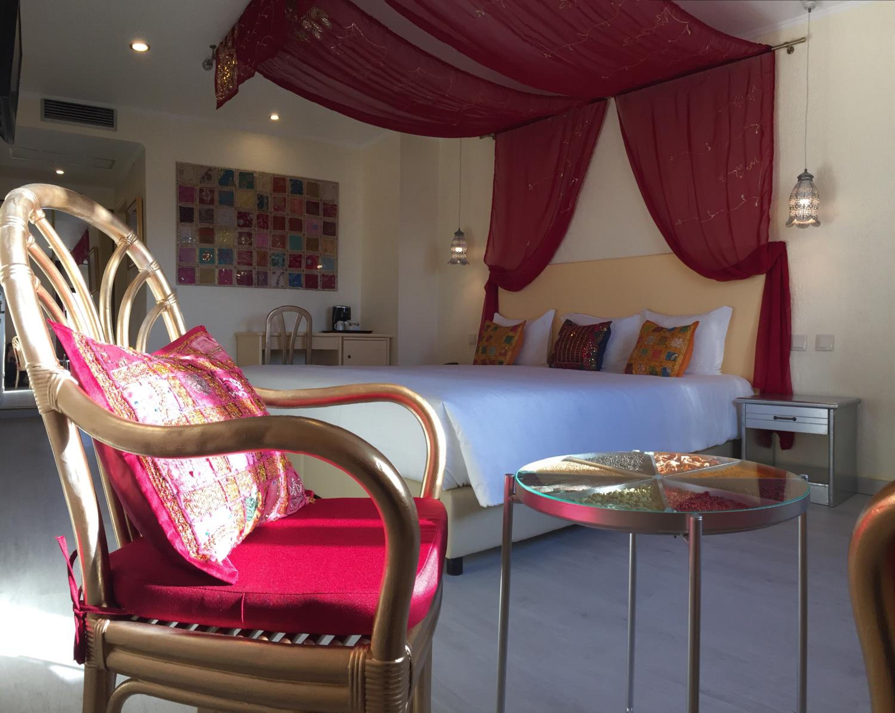 Superior King Room - Photo 6