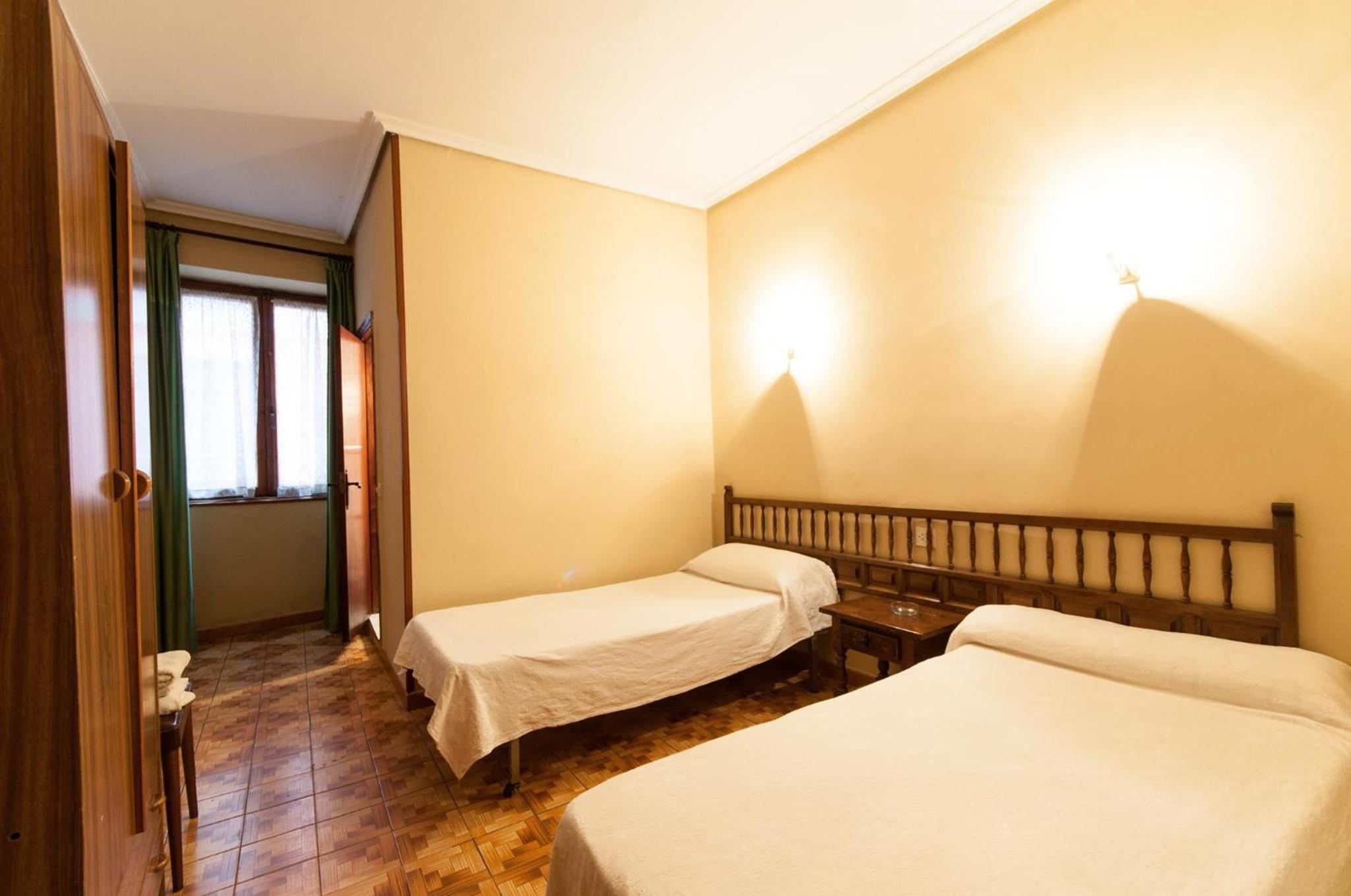 Twin Room With Shared Bathroom