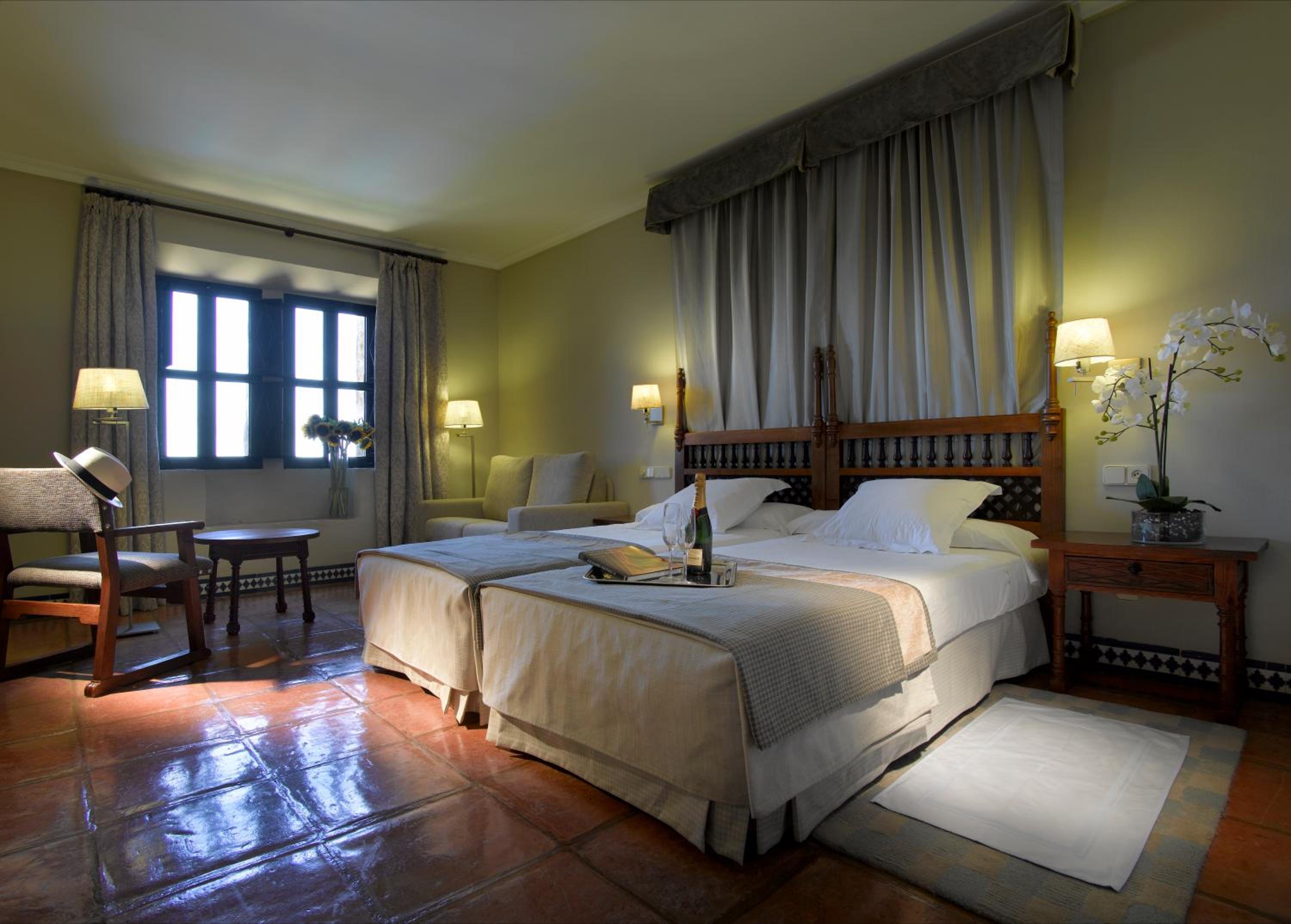 Standard Double Room - Photo 5