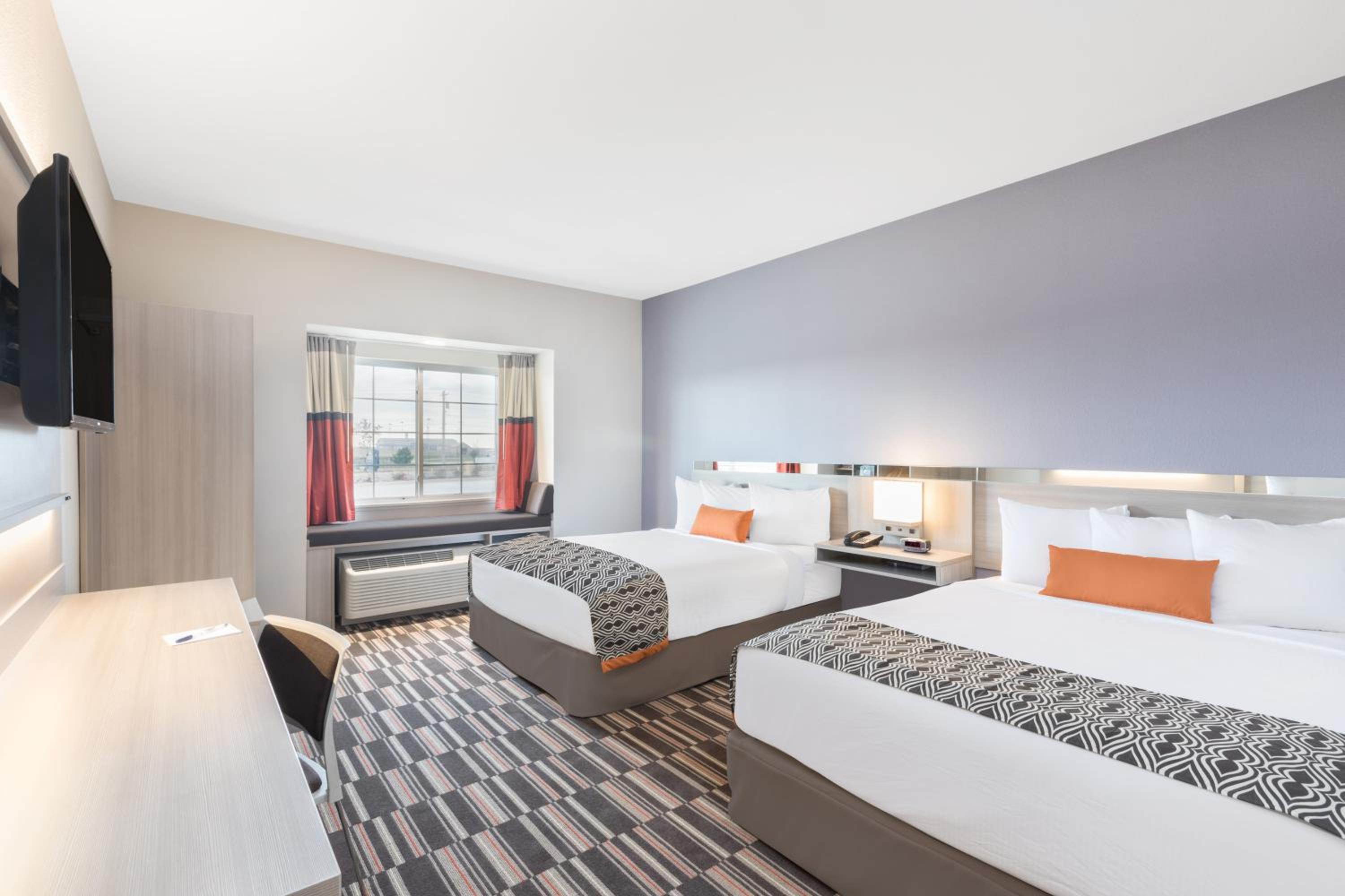 Queen Room with Two Queen Beds - Non-Smoking photo 1