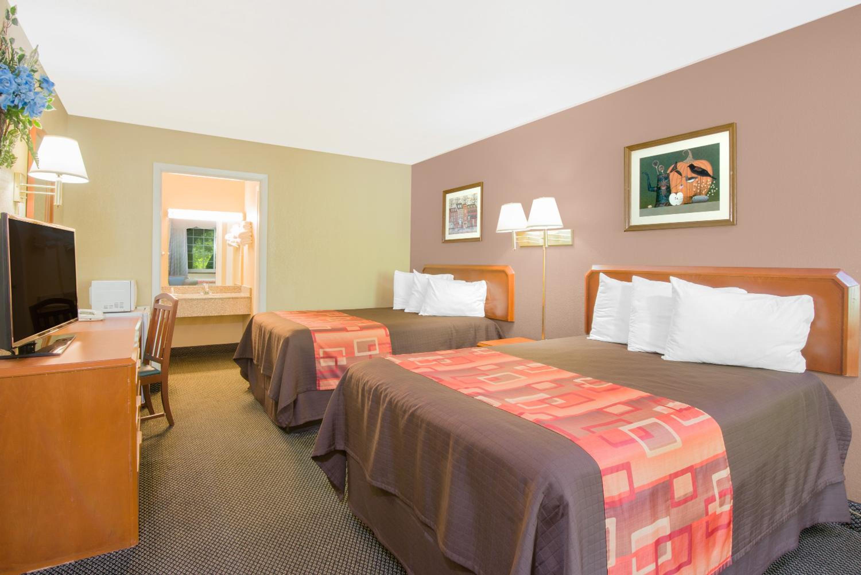 Double Room with Two Double Beds - Smoking - Photo 4