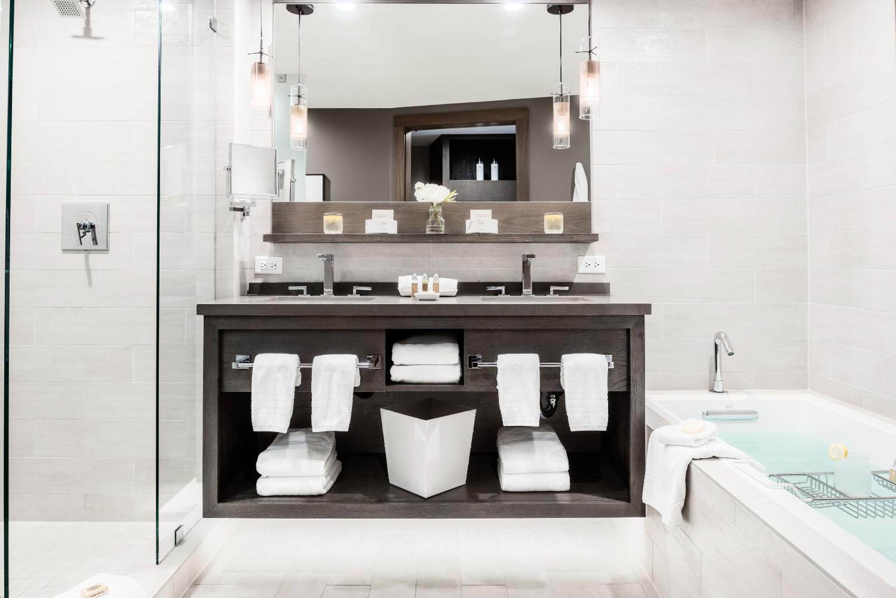 Premium King Room