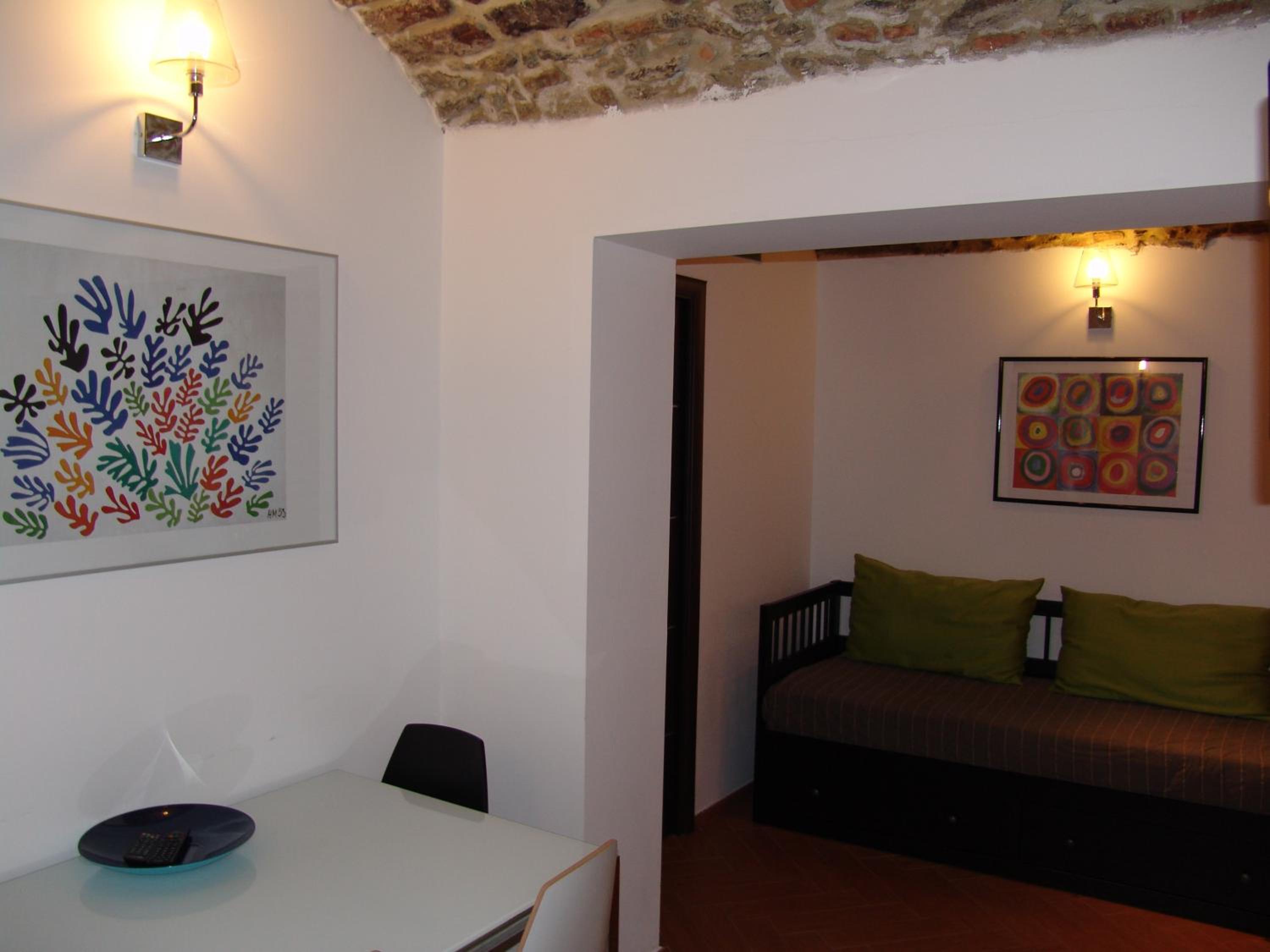 Apartment with Garden photo 2