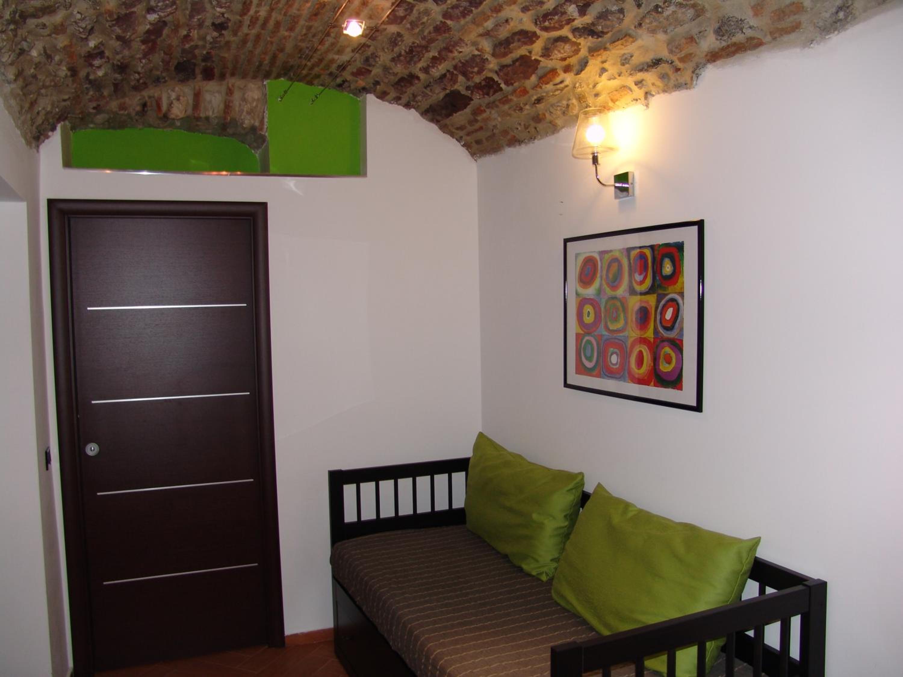 Apartment with Garden photo 3