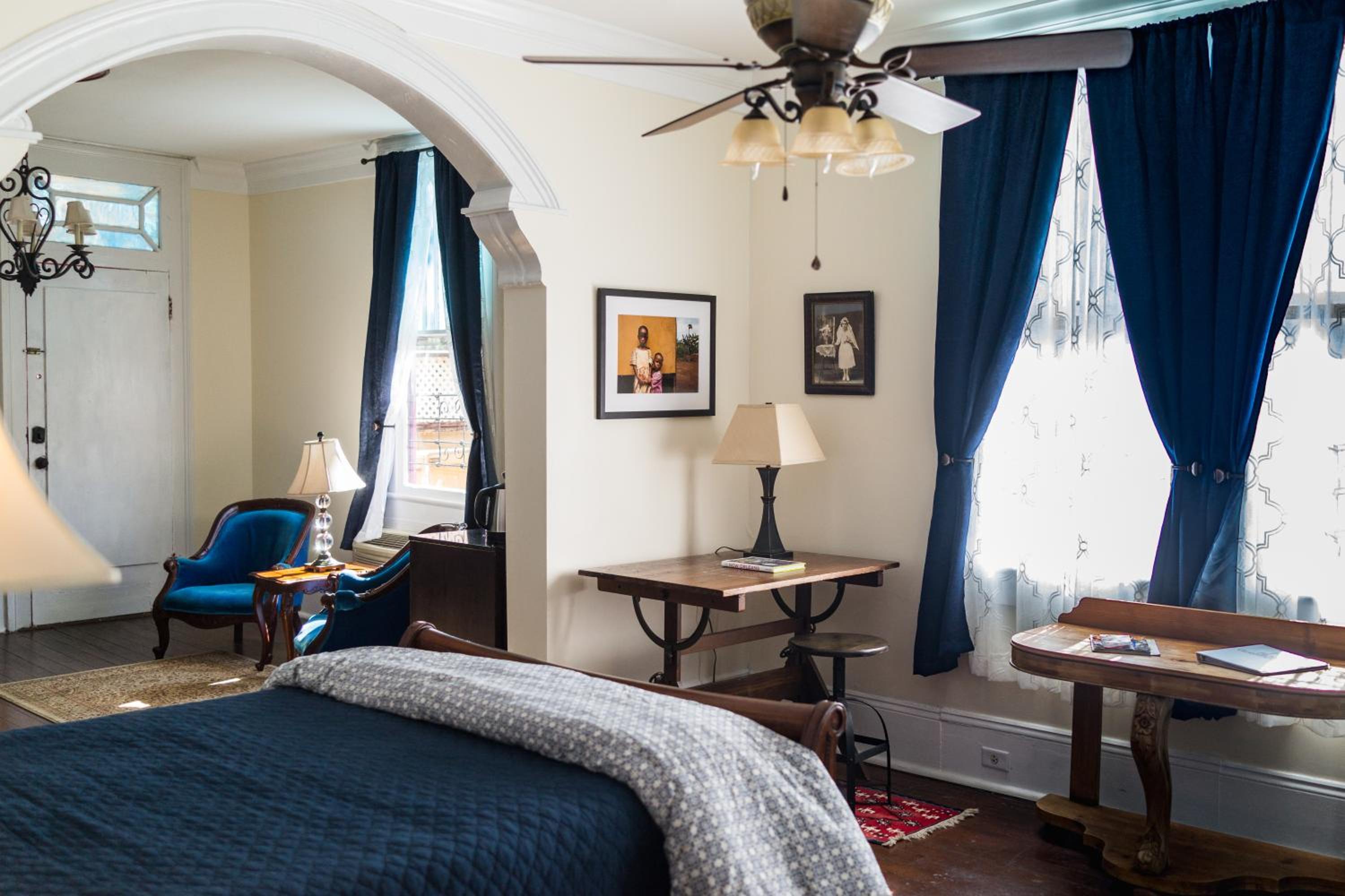 Deluxe King Suite - Photo 7