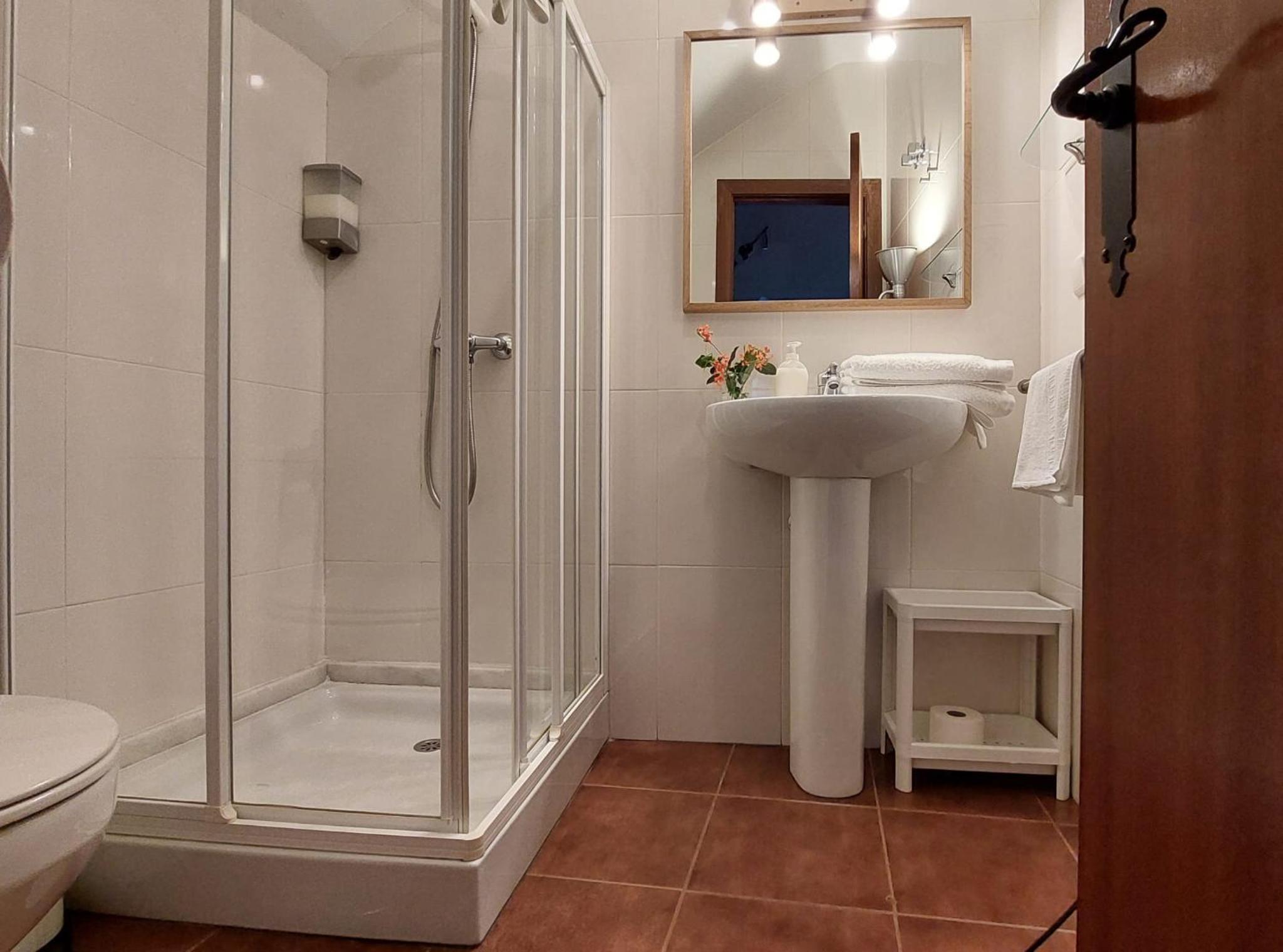 Standard Double or Twin Room photo 1