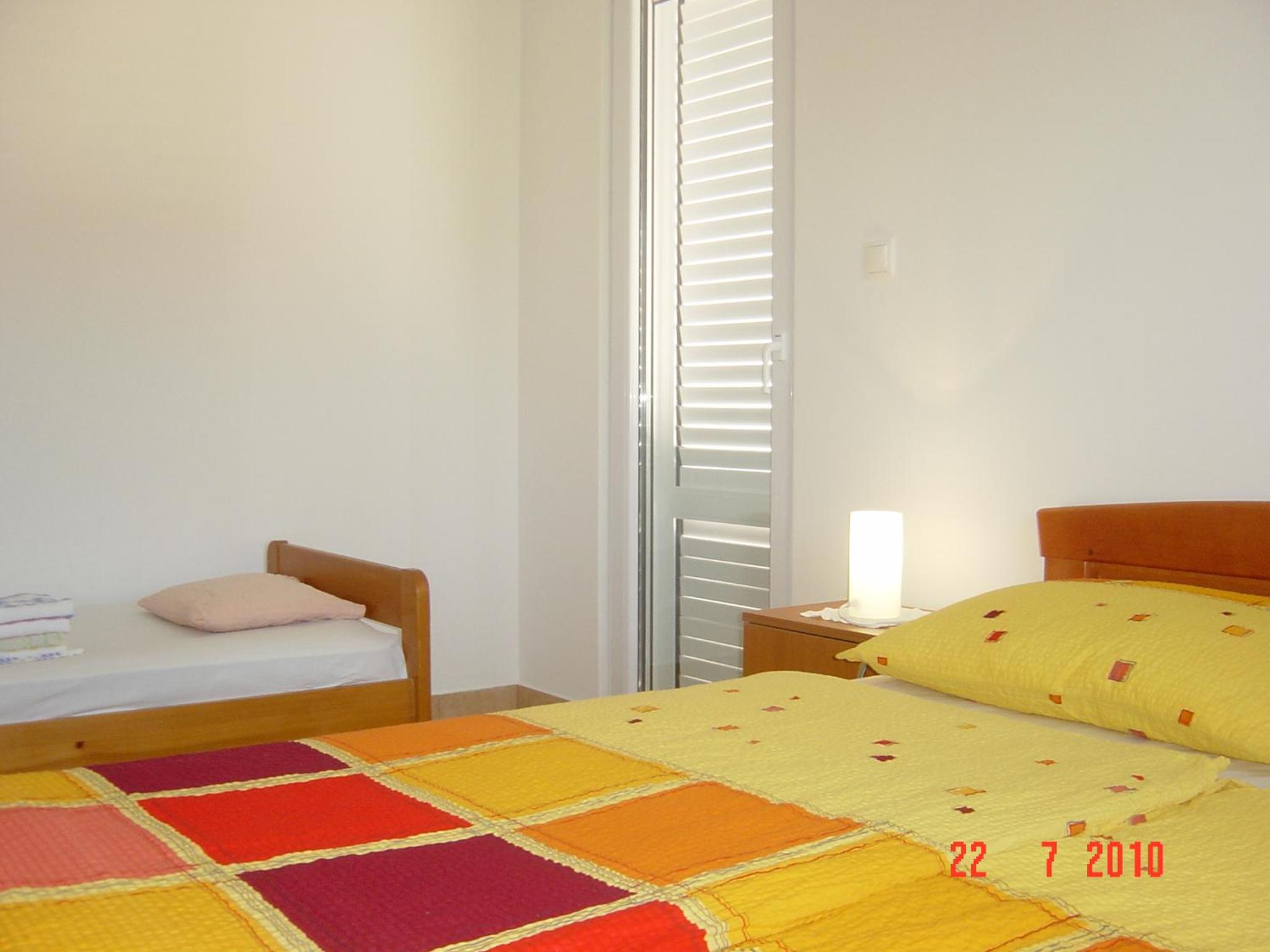 Apartment with Balcony - Photo 5
