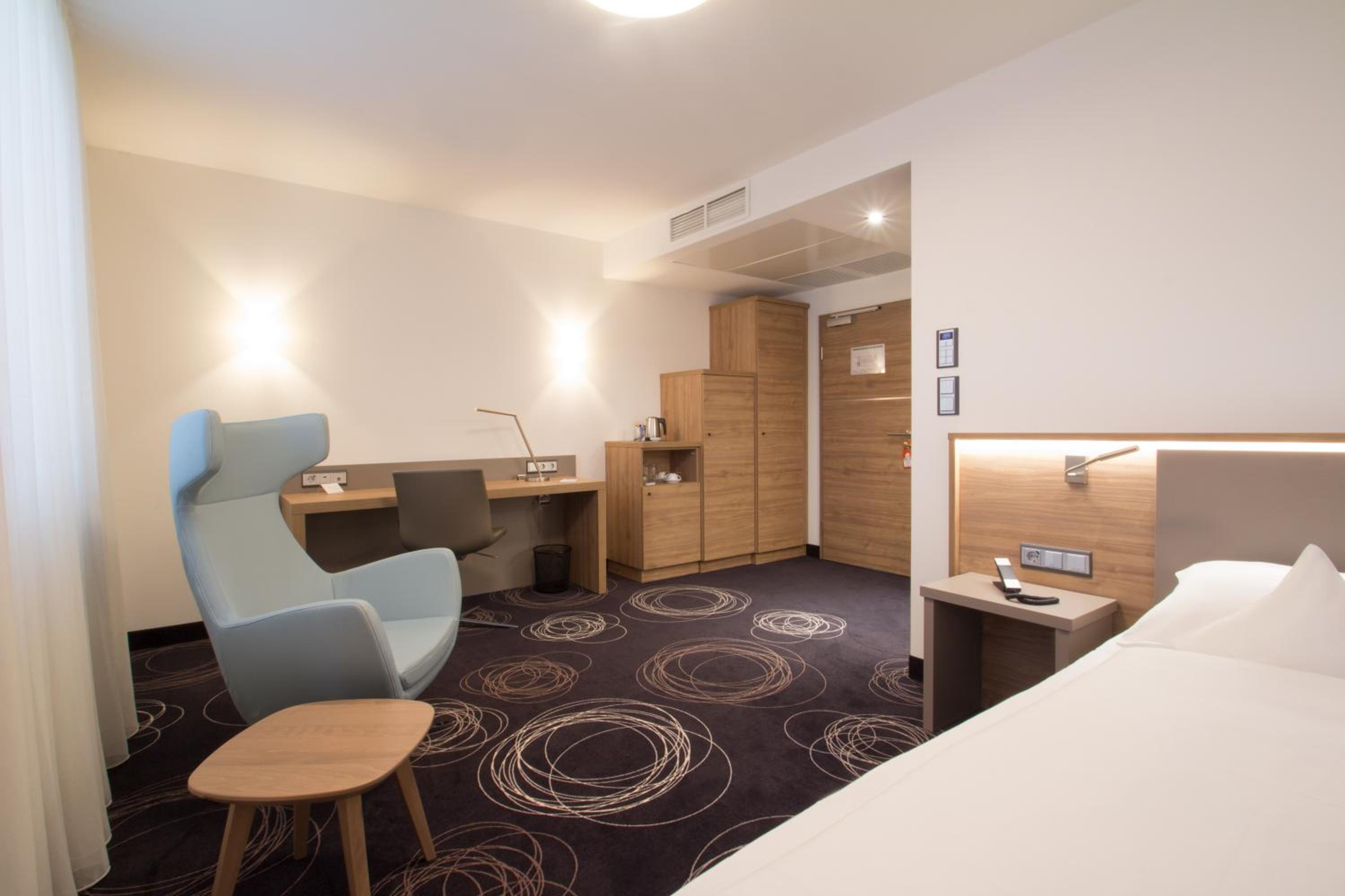 Business Double Room - Photo 3