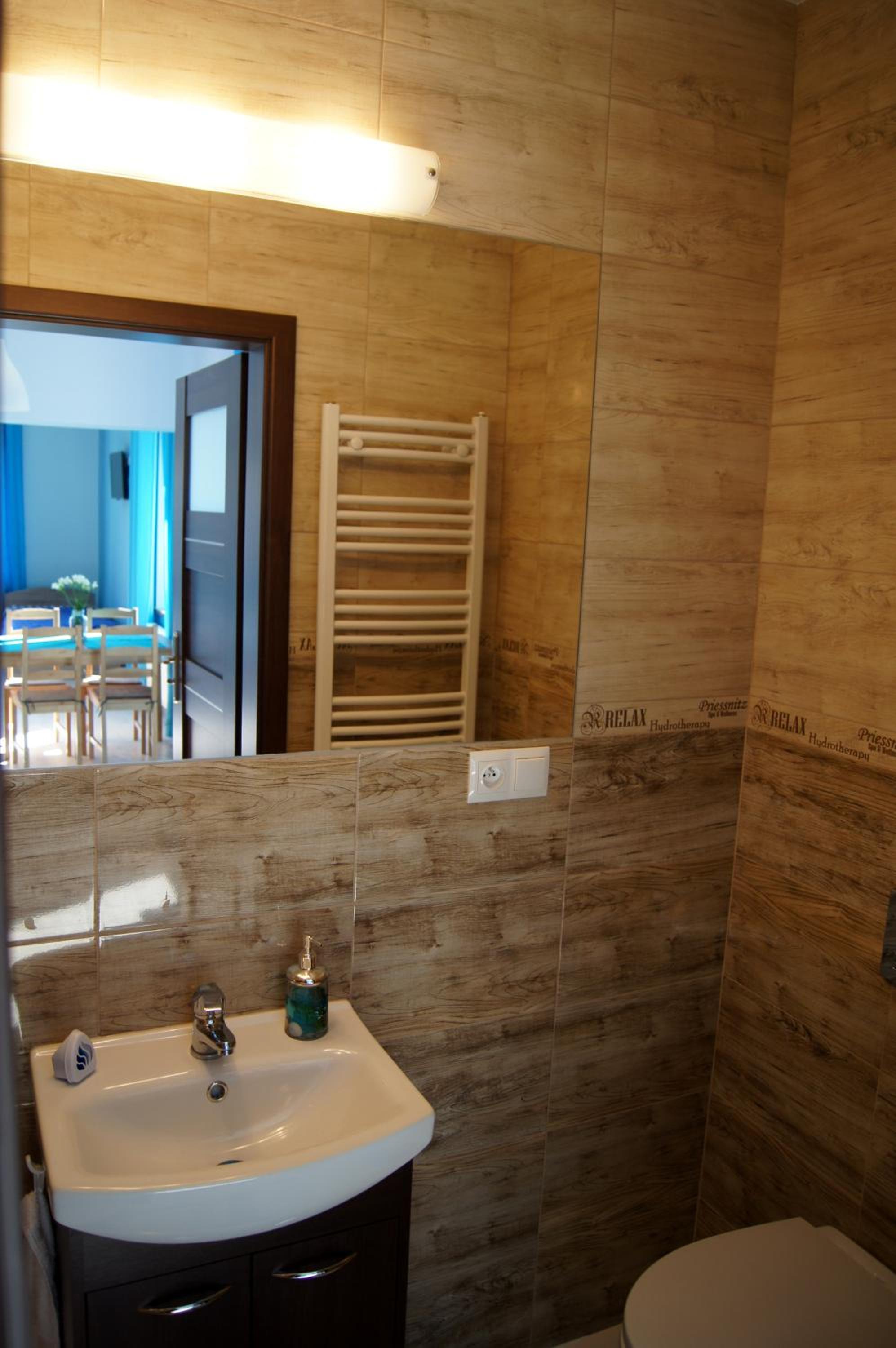 Studio with Balcony - Photo 5