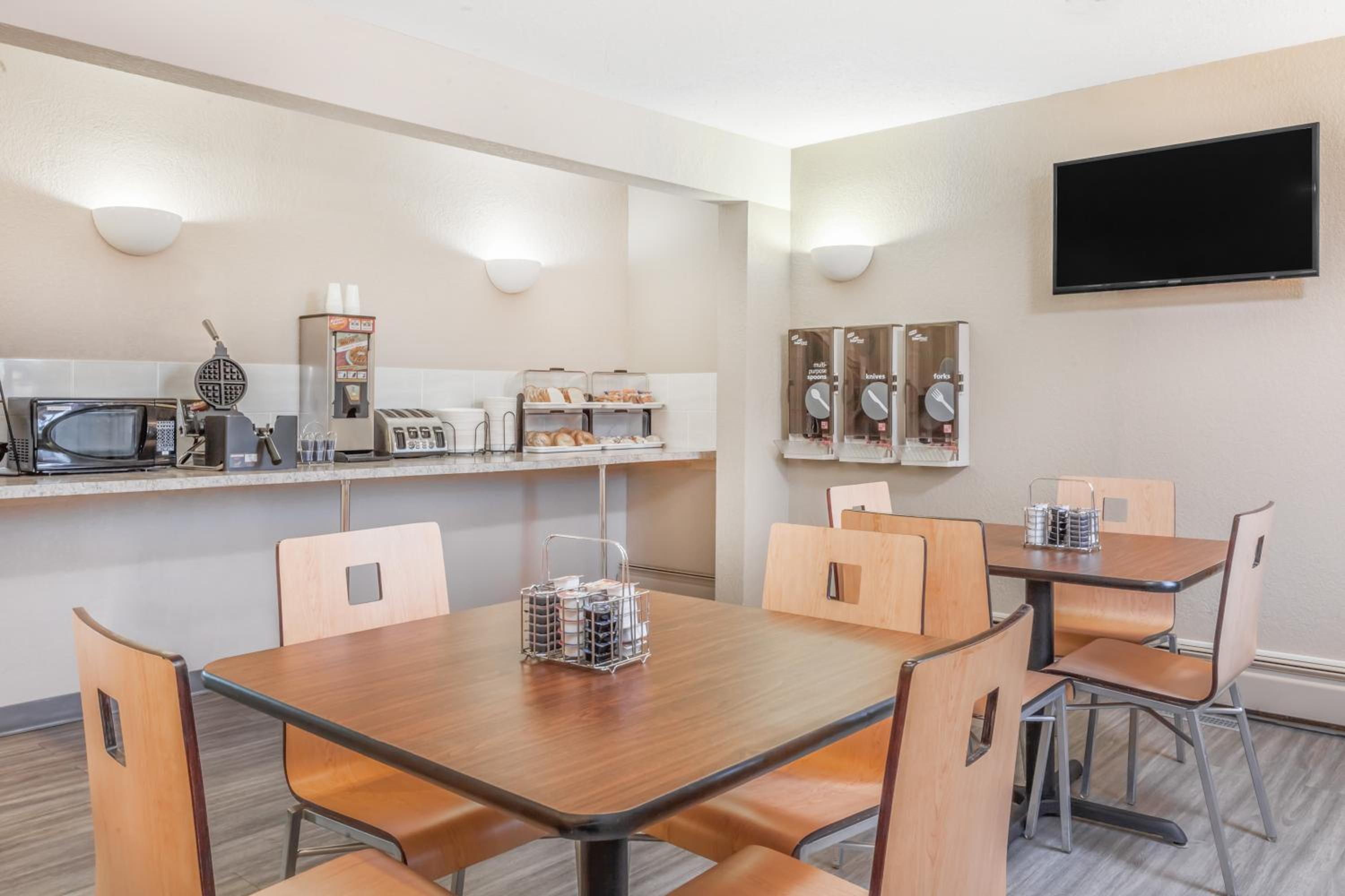 Super 8 by Wyndham Stettler, Foto 6
