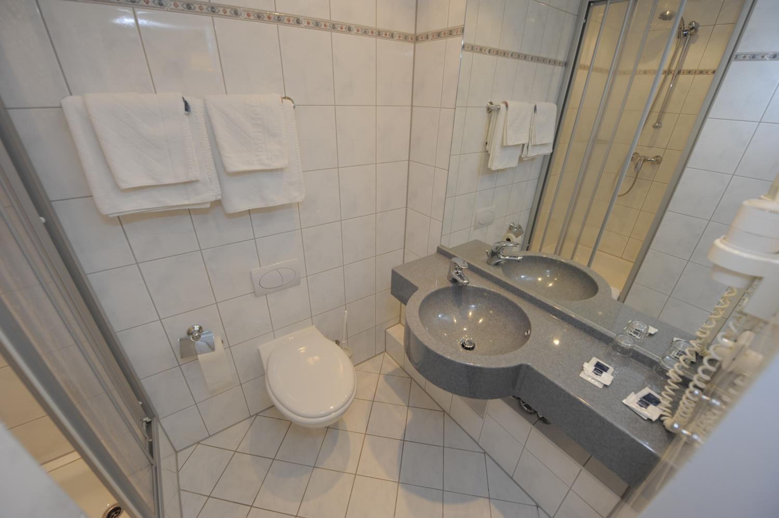 Double Room - Photo 3