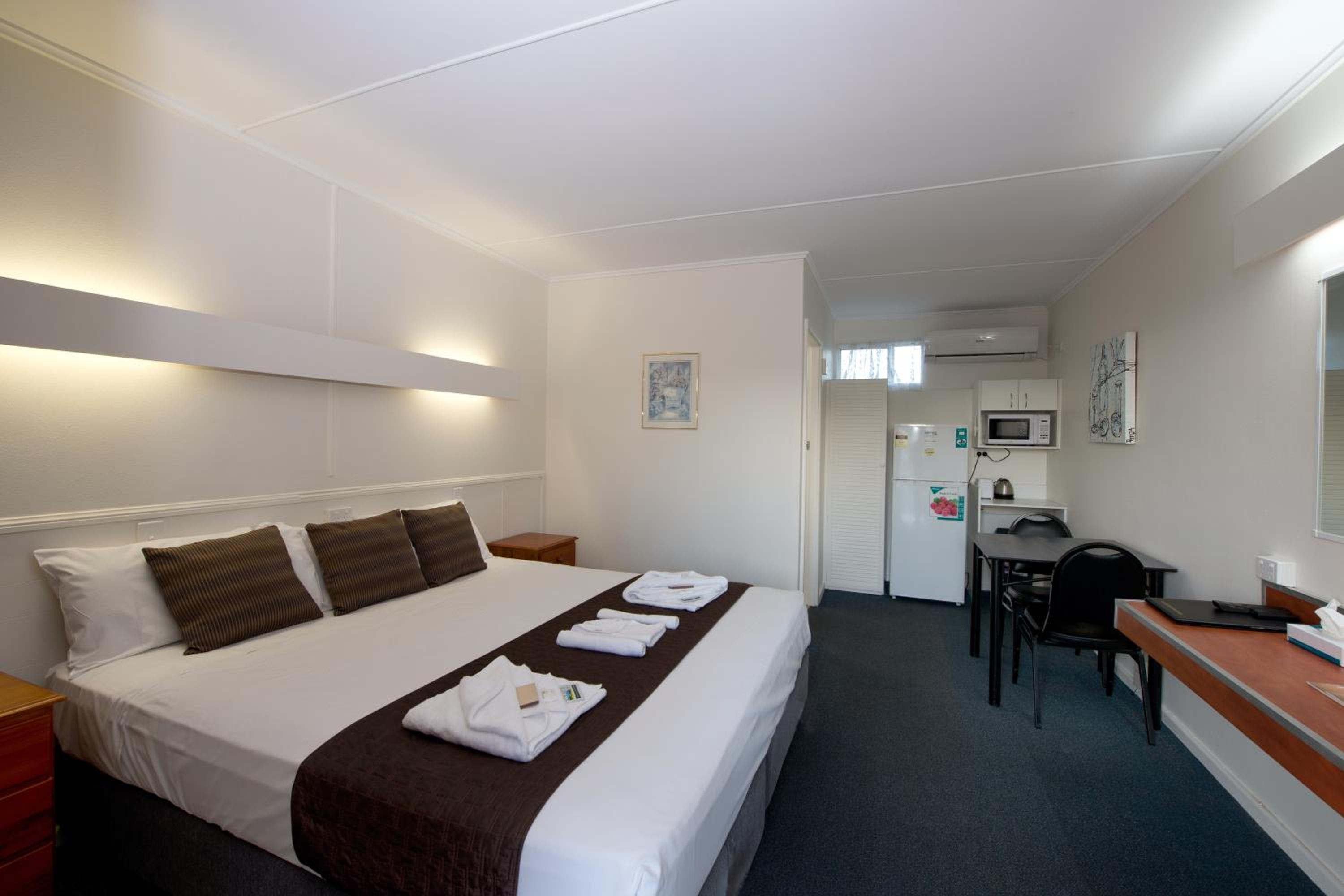 Standard King Room photo 2