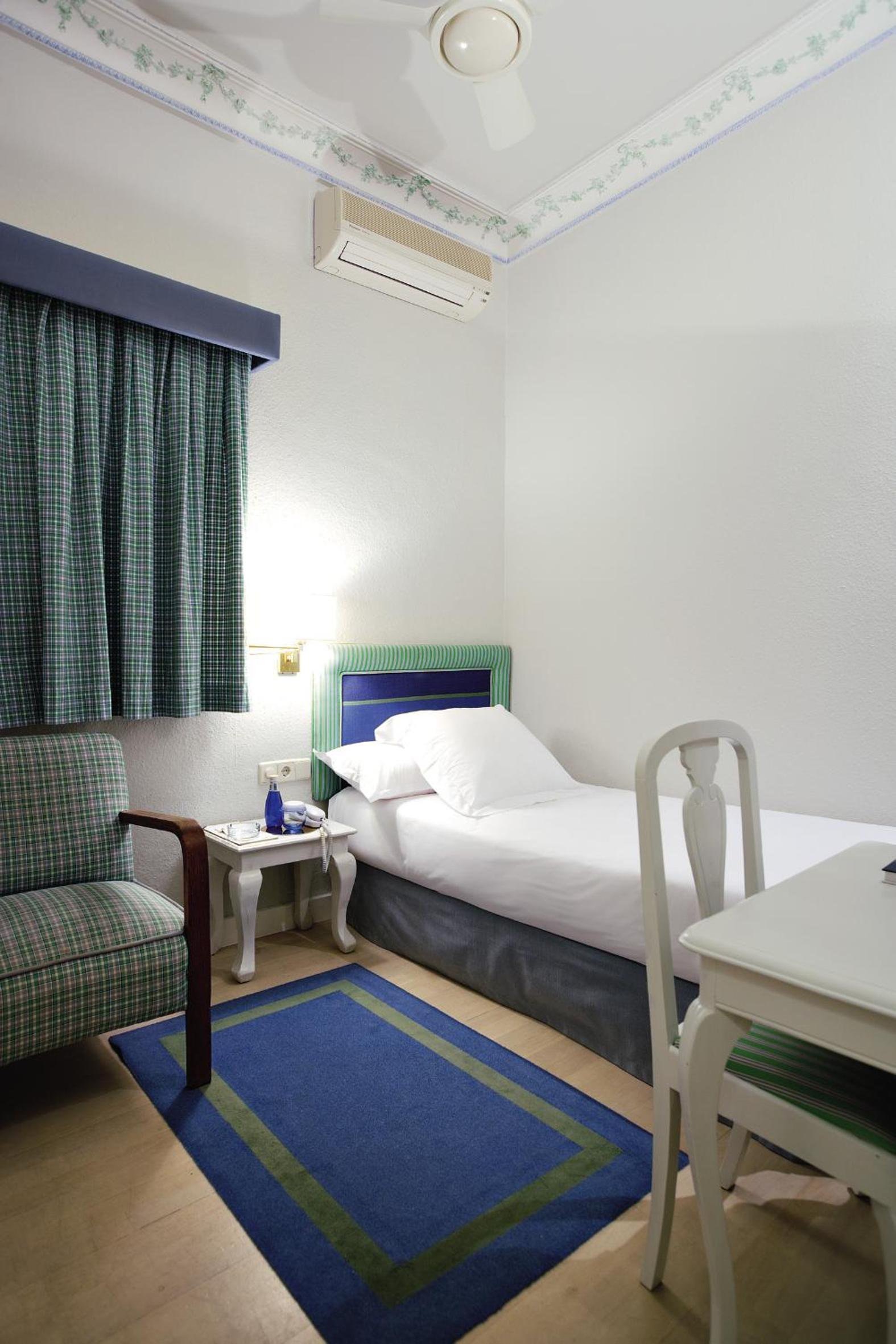 Single Room photo 3