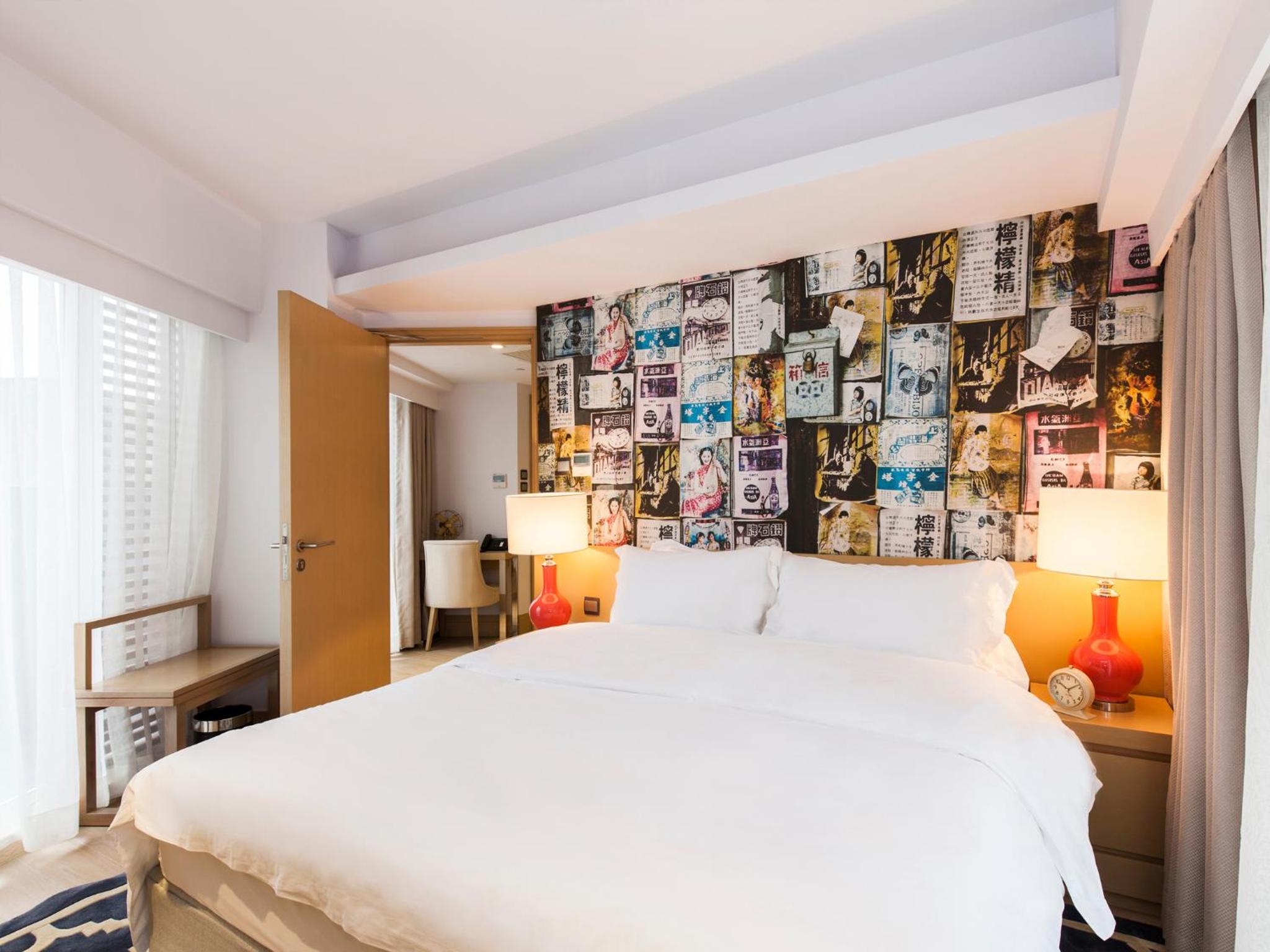 Deluxe Queen Suite