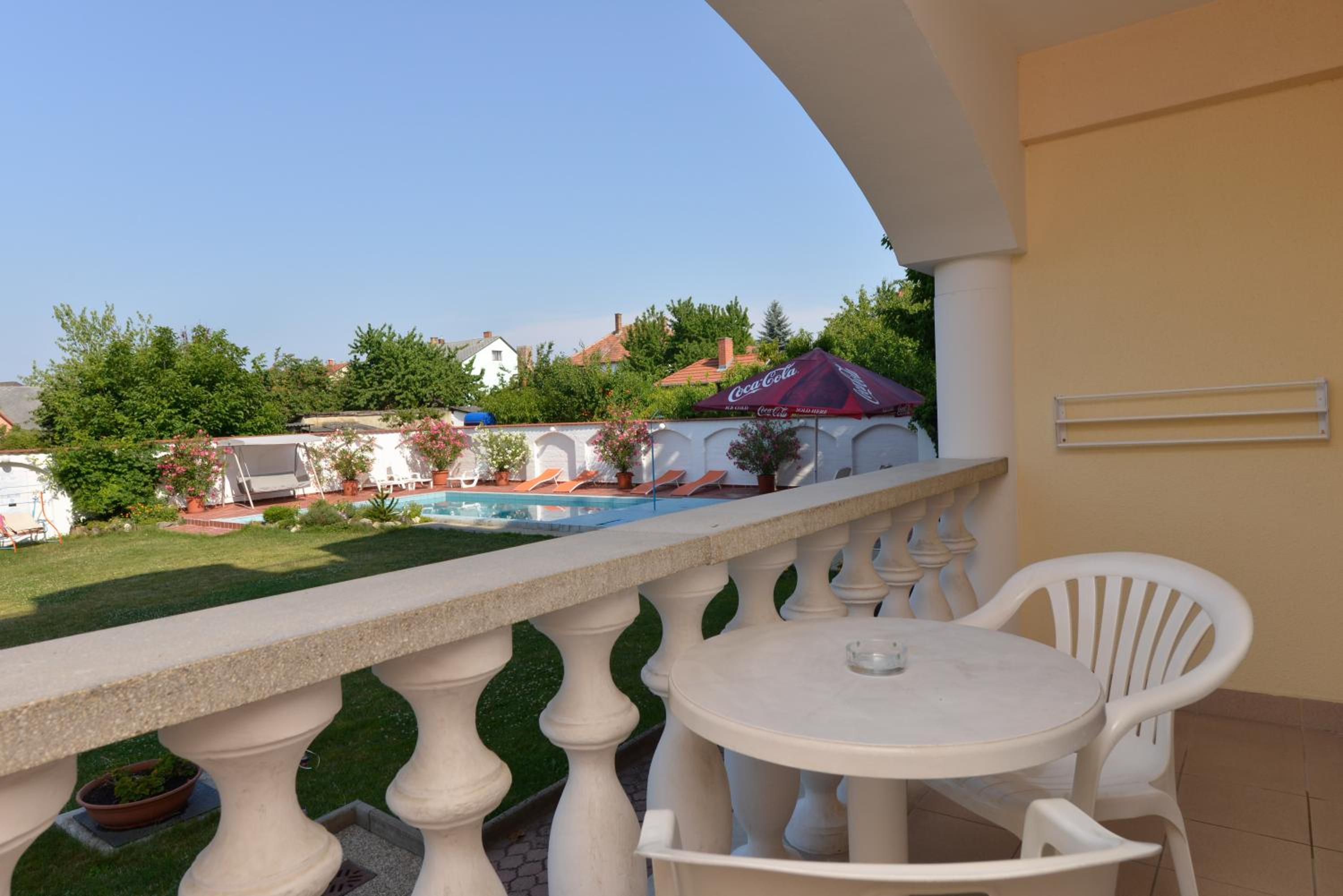 Double Room with Balcony - Photo 2