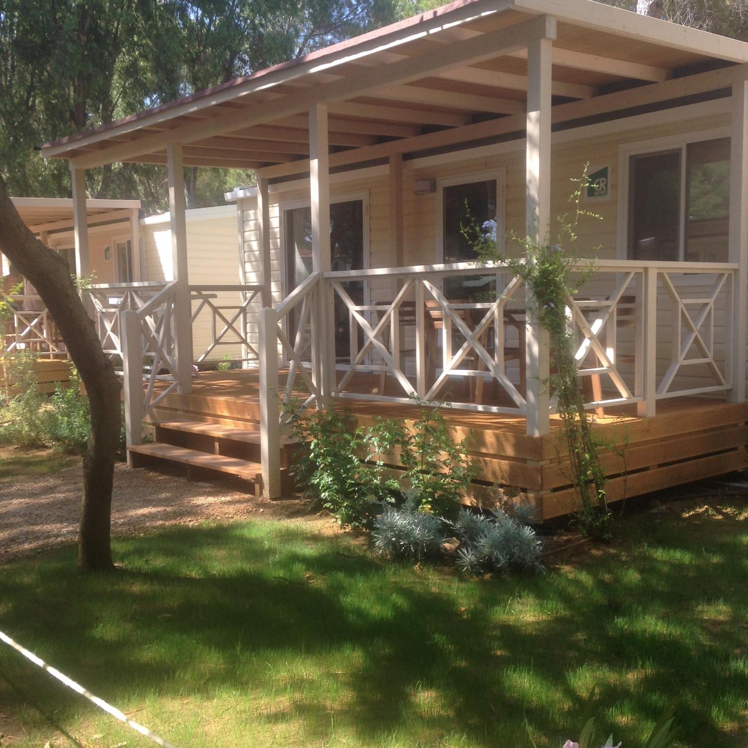 Mobile Home - Photo 2