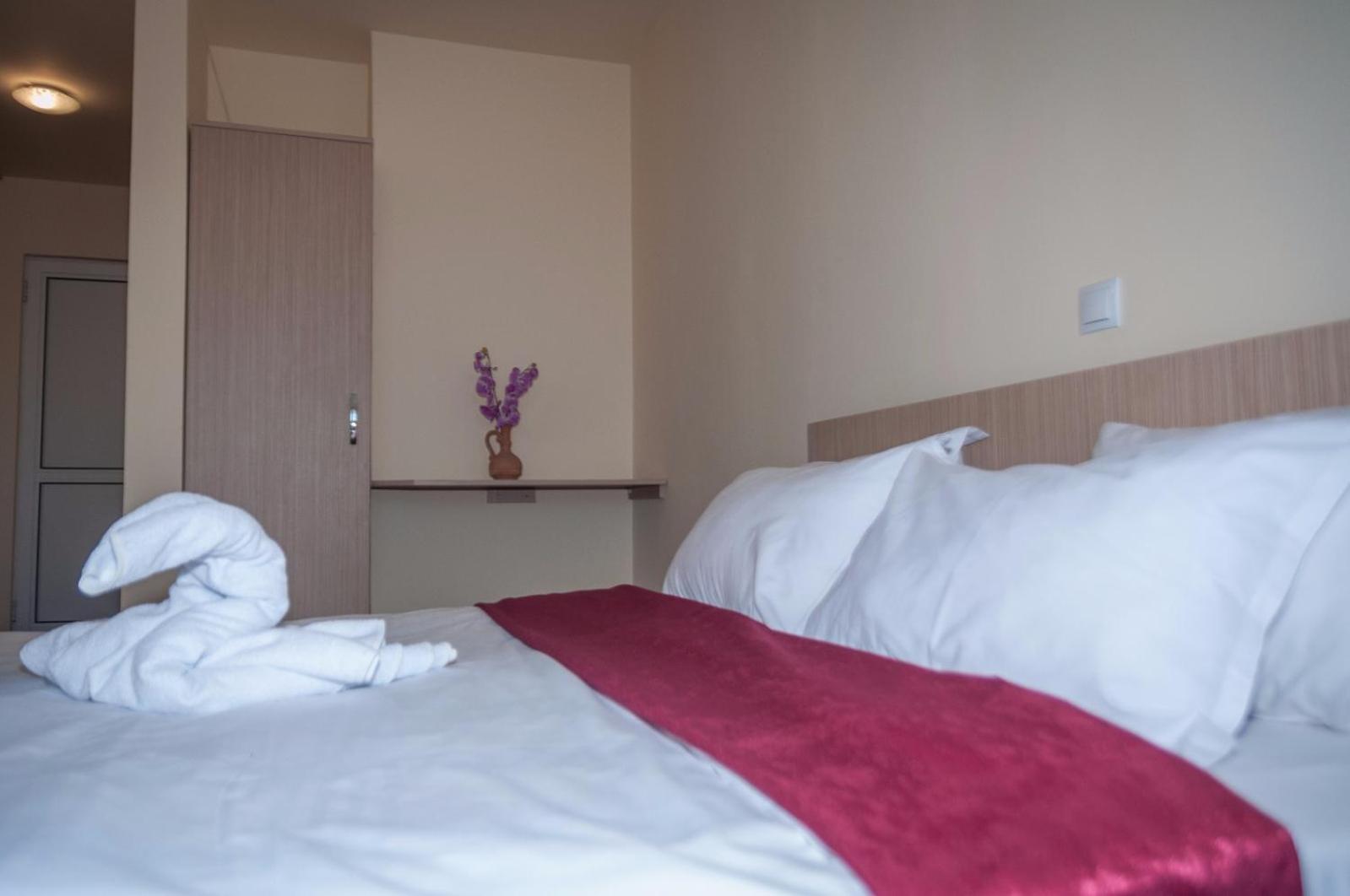 Double Room - Photo 4