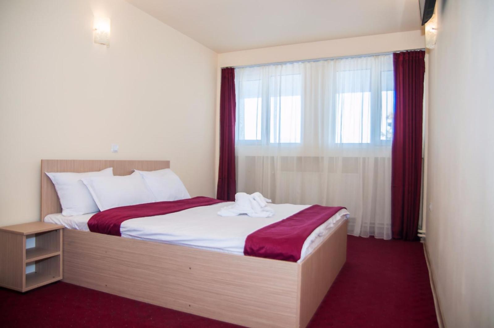 Double Room - Photo 5