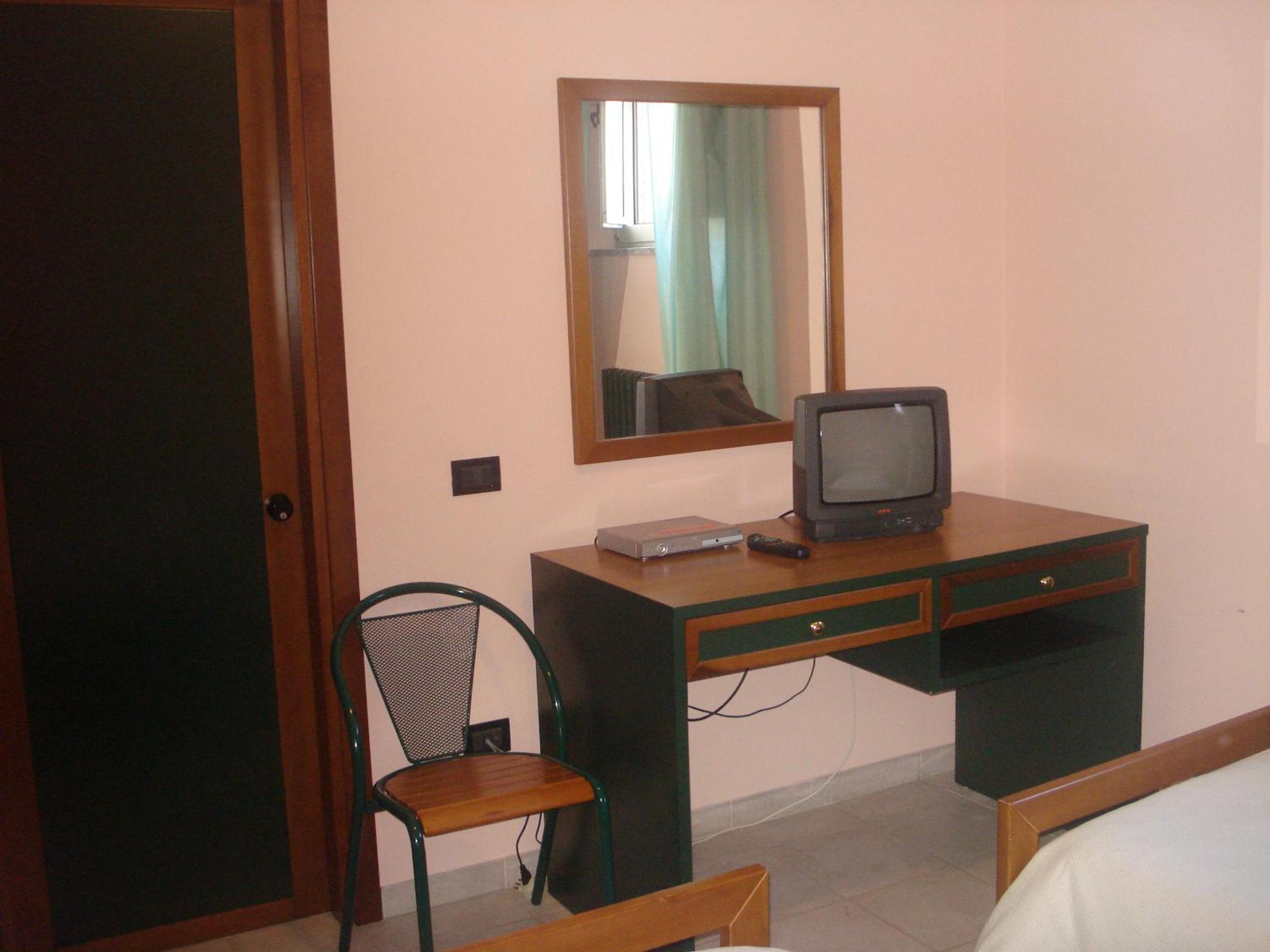 Double or Twin Room photo 2