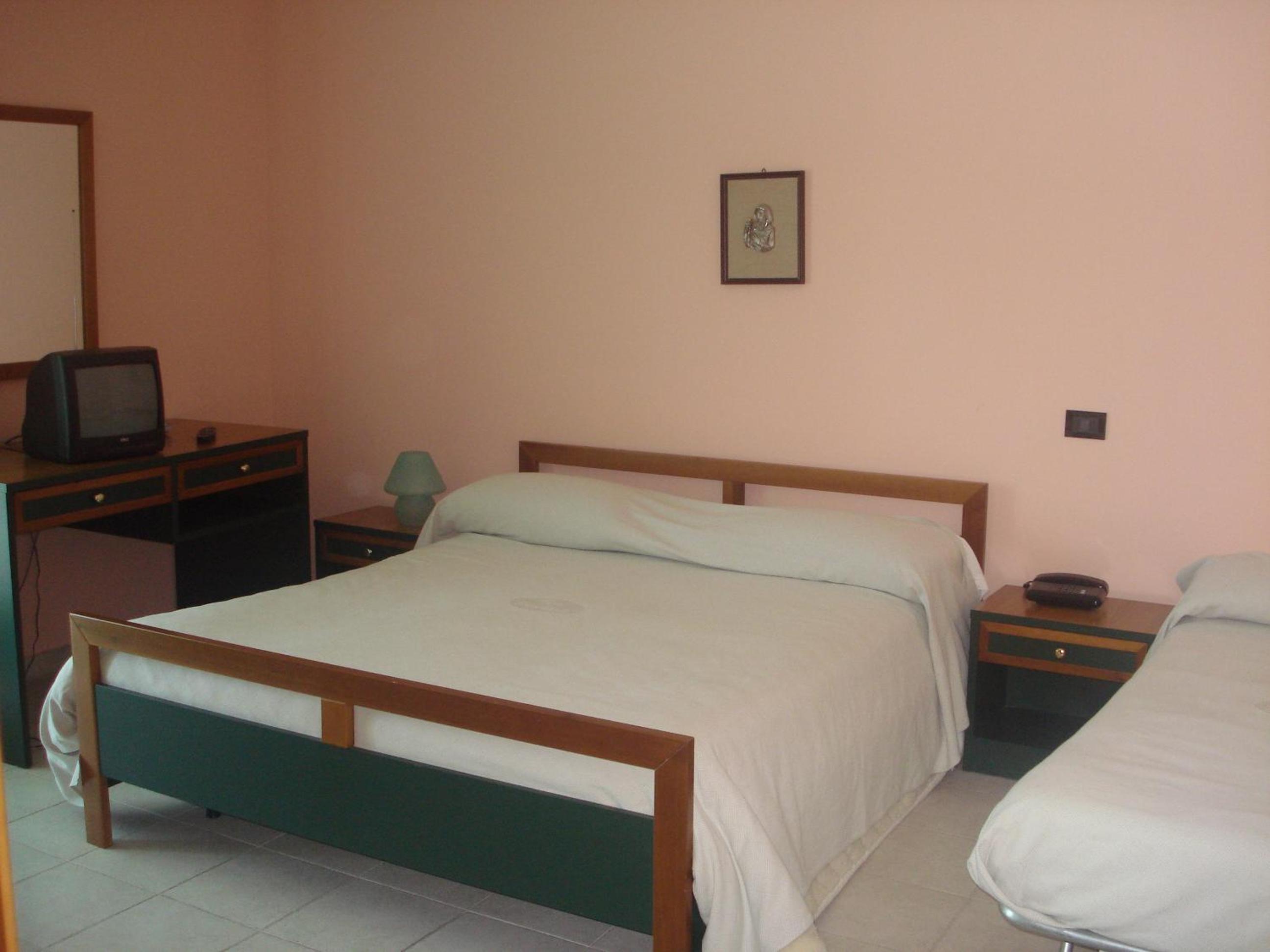 Triple Room photo 2