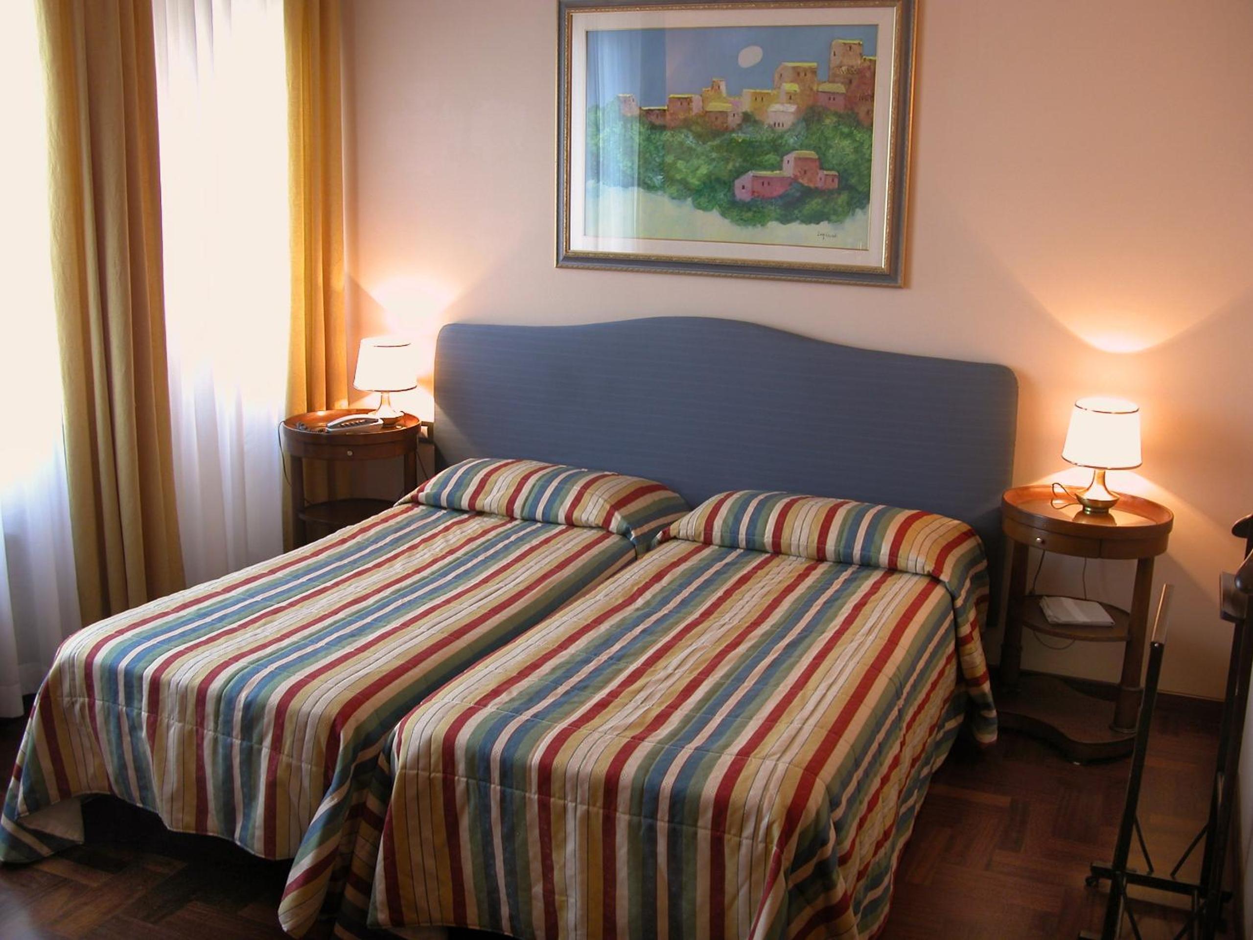 Basic Double or Twin Room - Photo 1