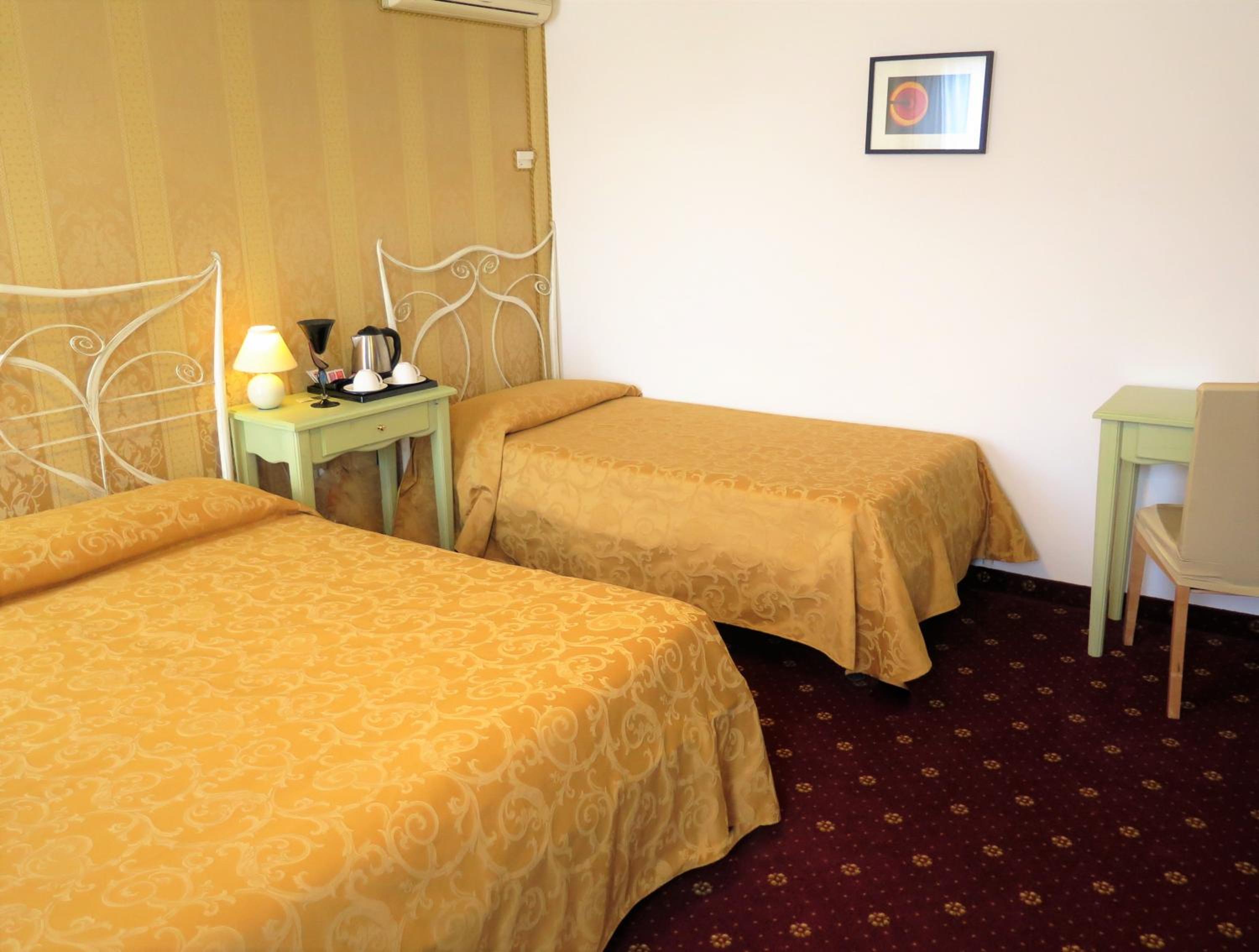 Superior Triple Room - Photo 7