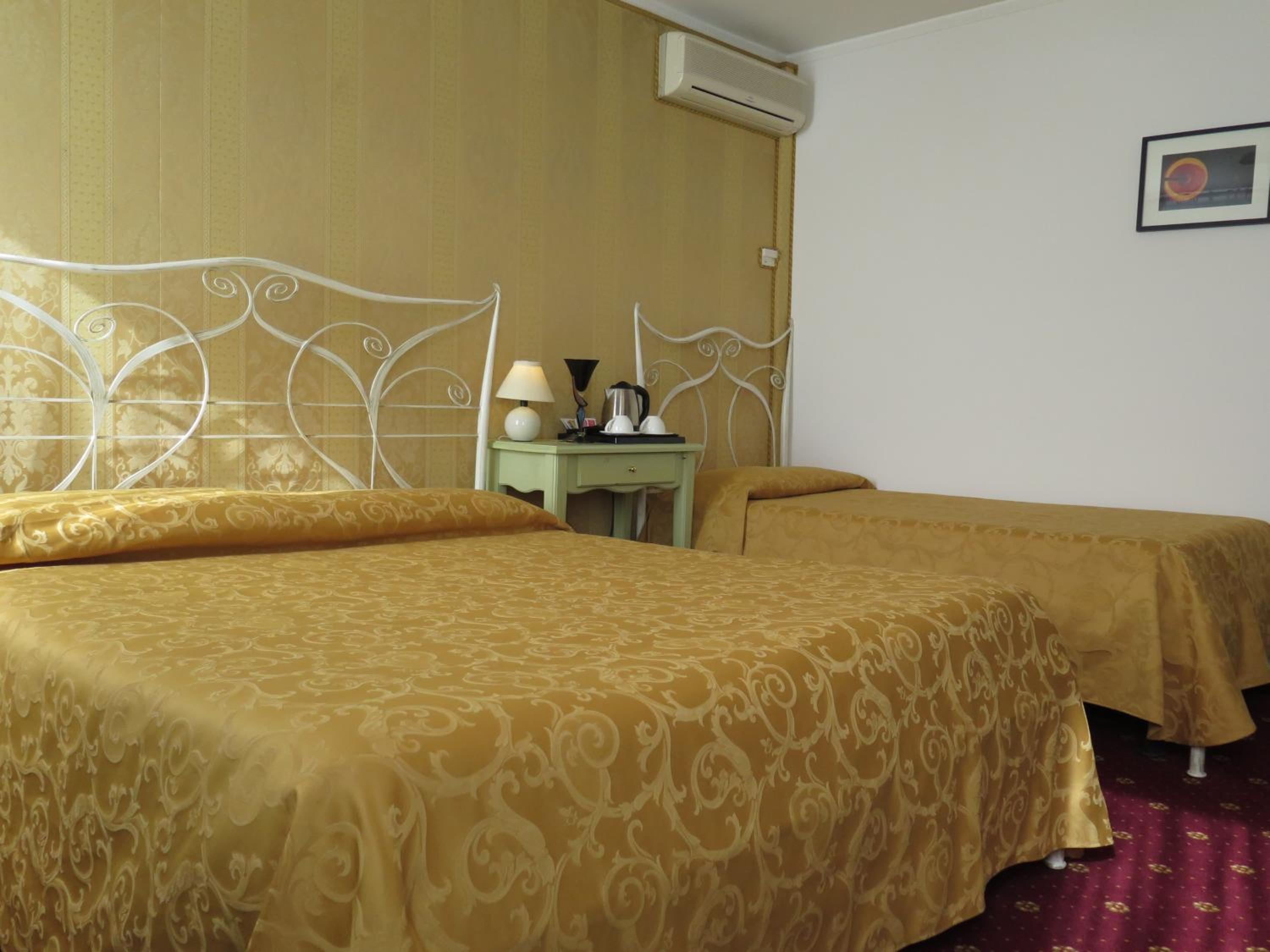 Superior Triple Room - Photo 5