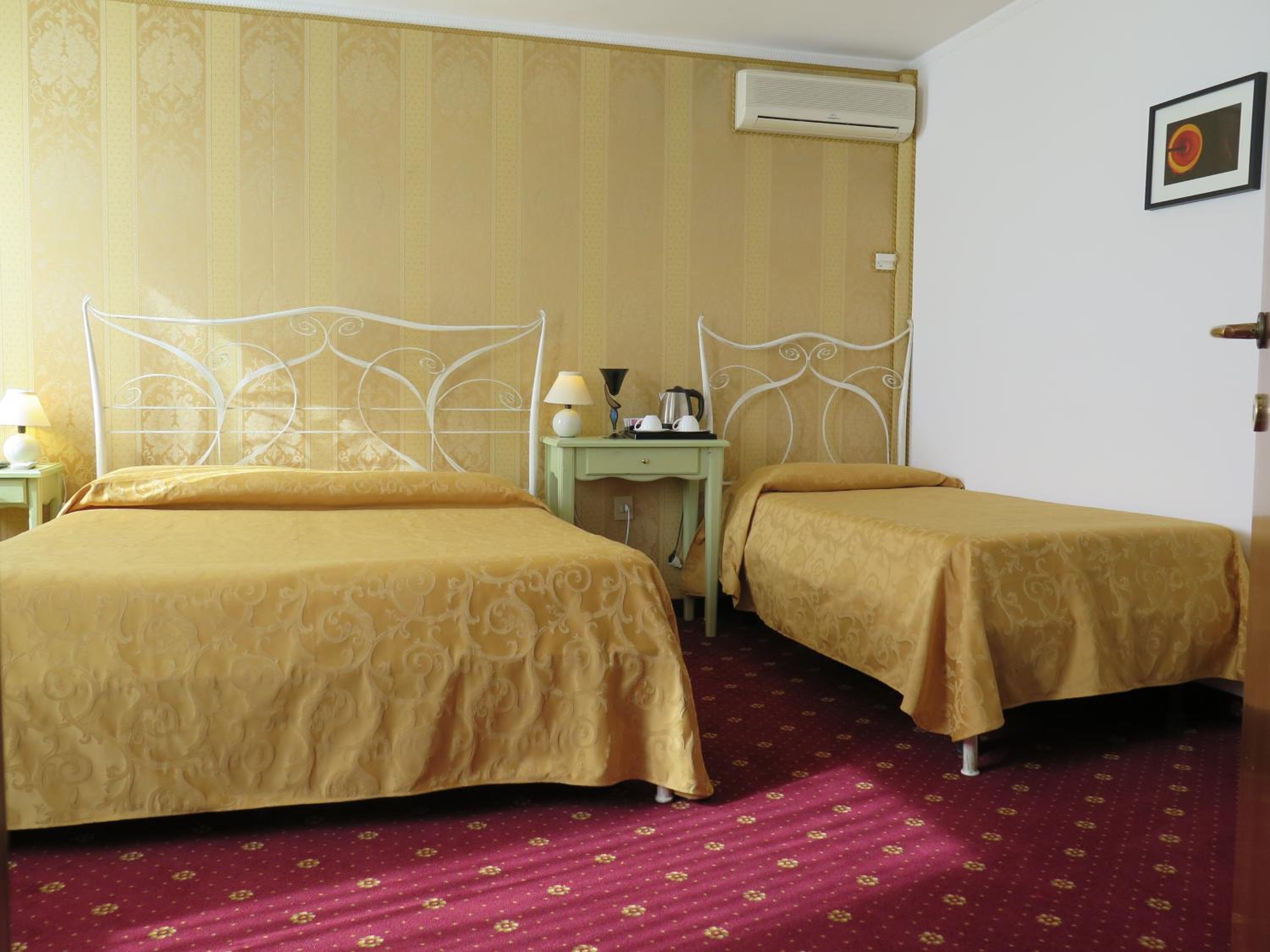 Superior Triple Room - Photo 6