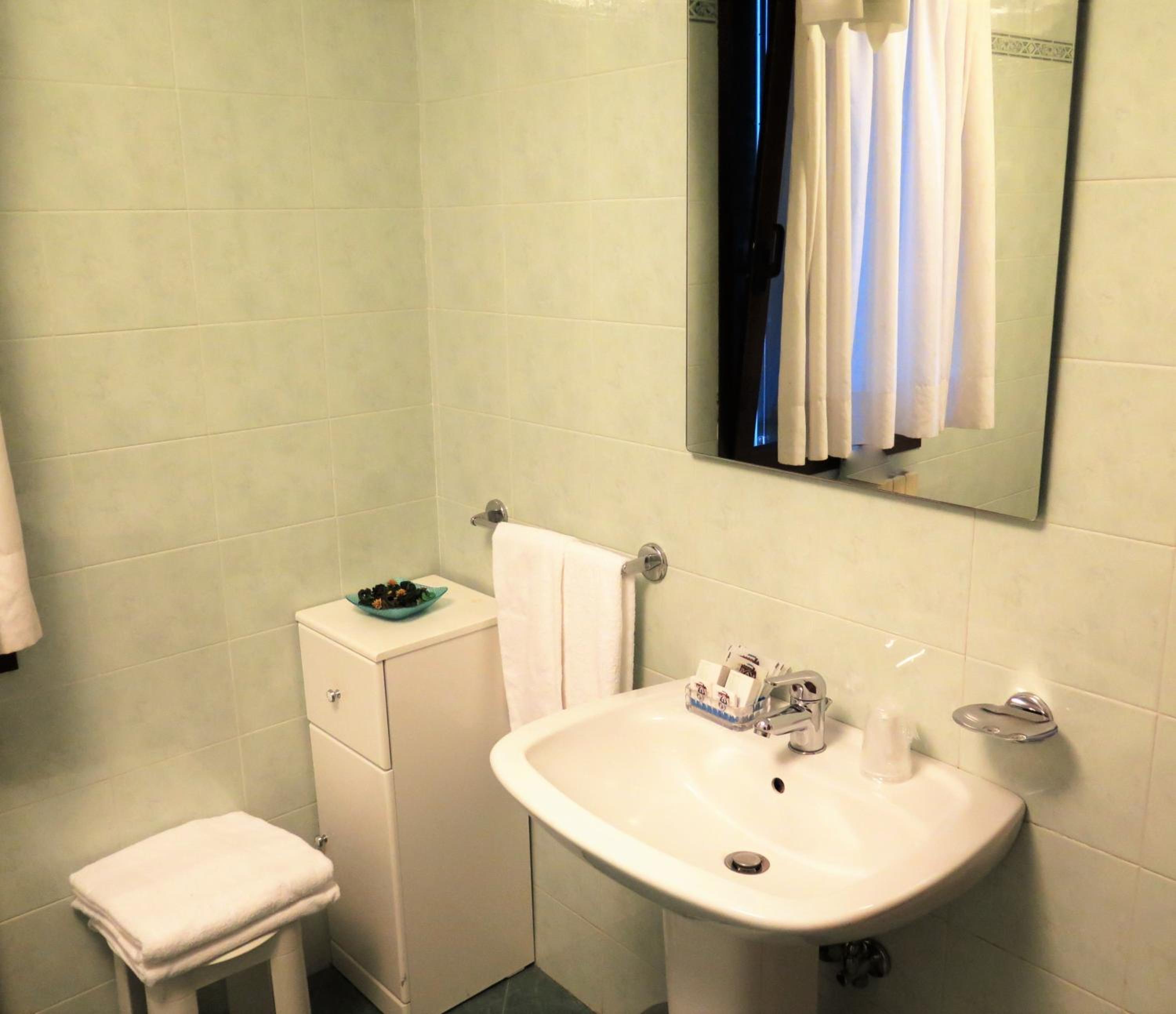 Superior Triple Room - Photo 4