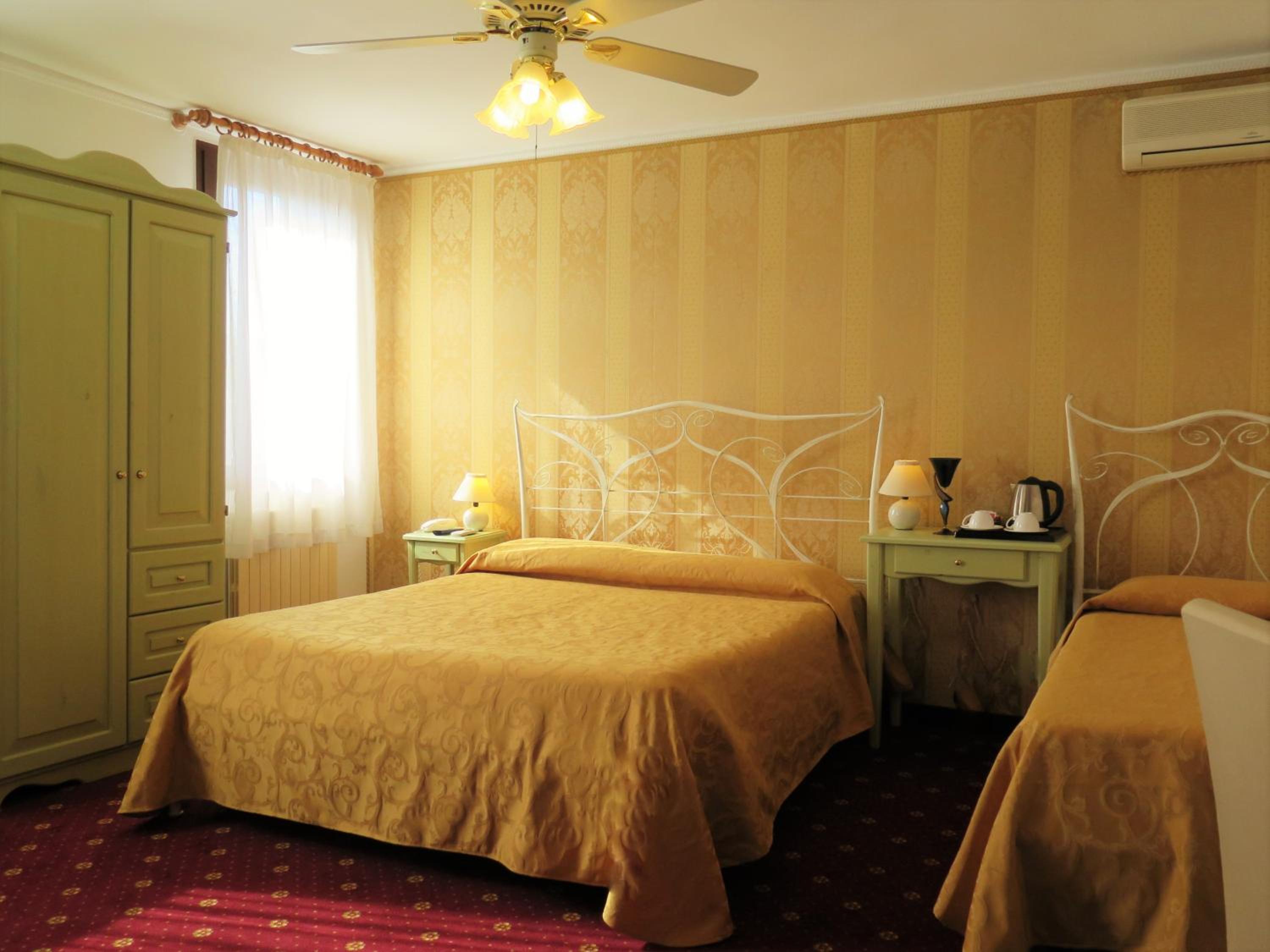Superior Triple Room - Photo 3