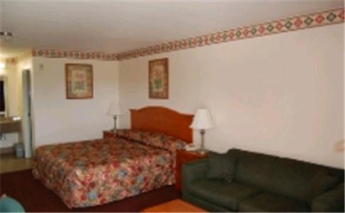 King Room with Sofa Bed photo 1