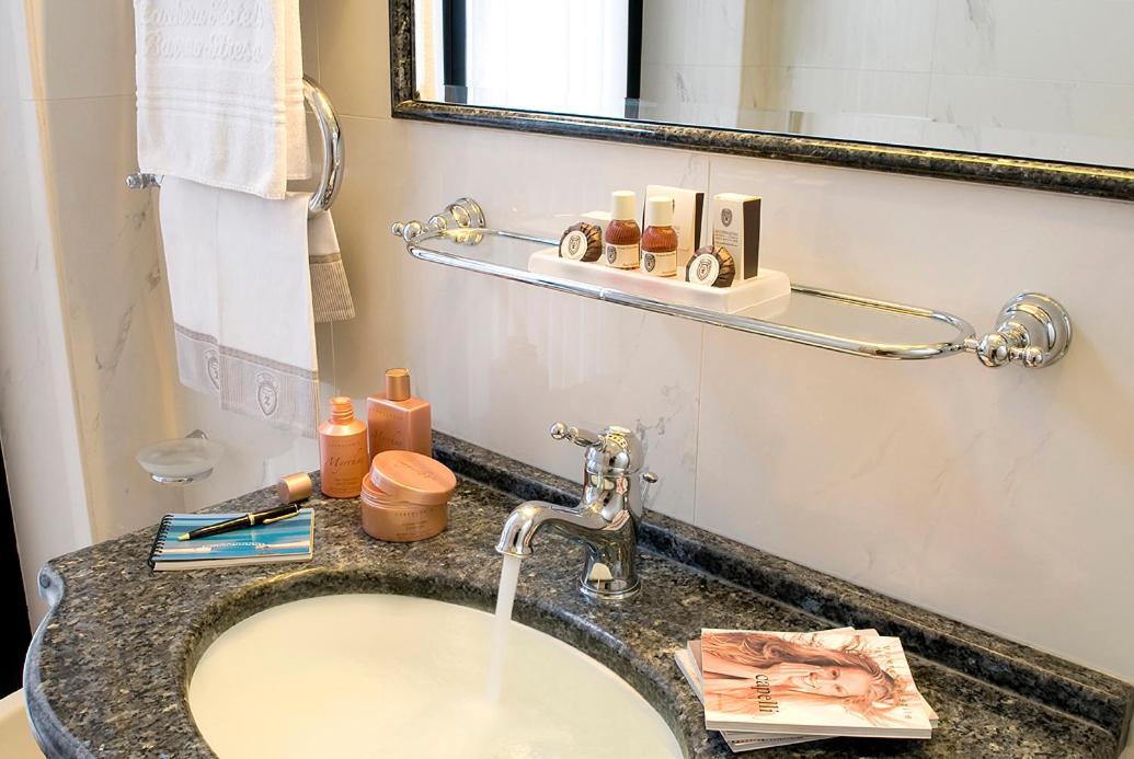Deluxe Double or Twin Room - Pool or Lake Side - Photo 12