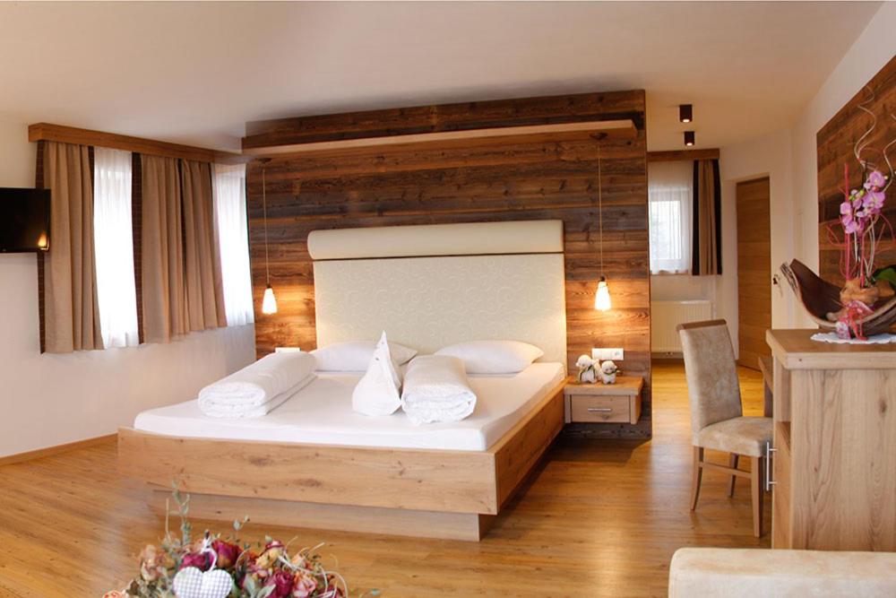 Suite with Mountain View photo 2