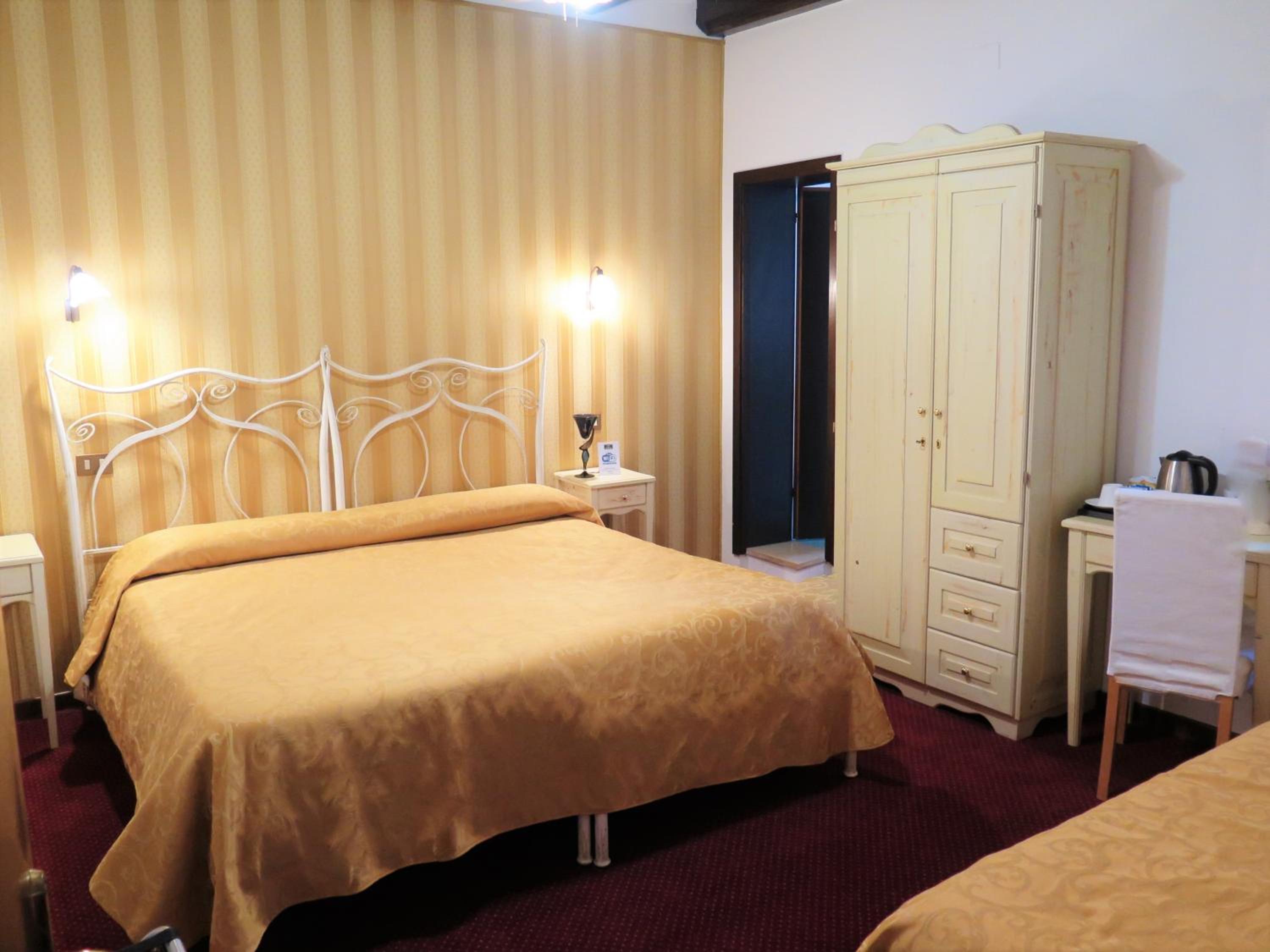 Classic Triple Room