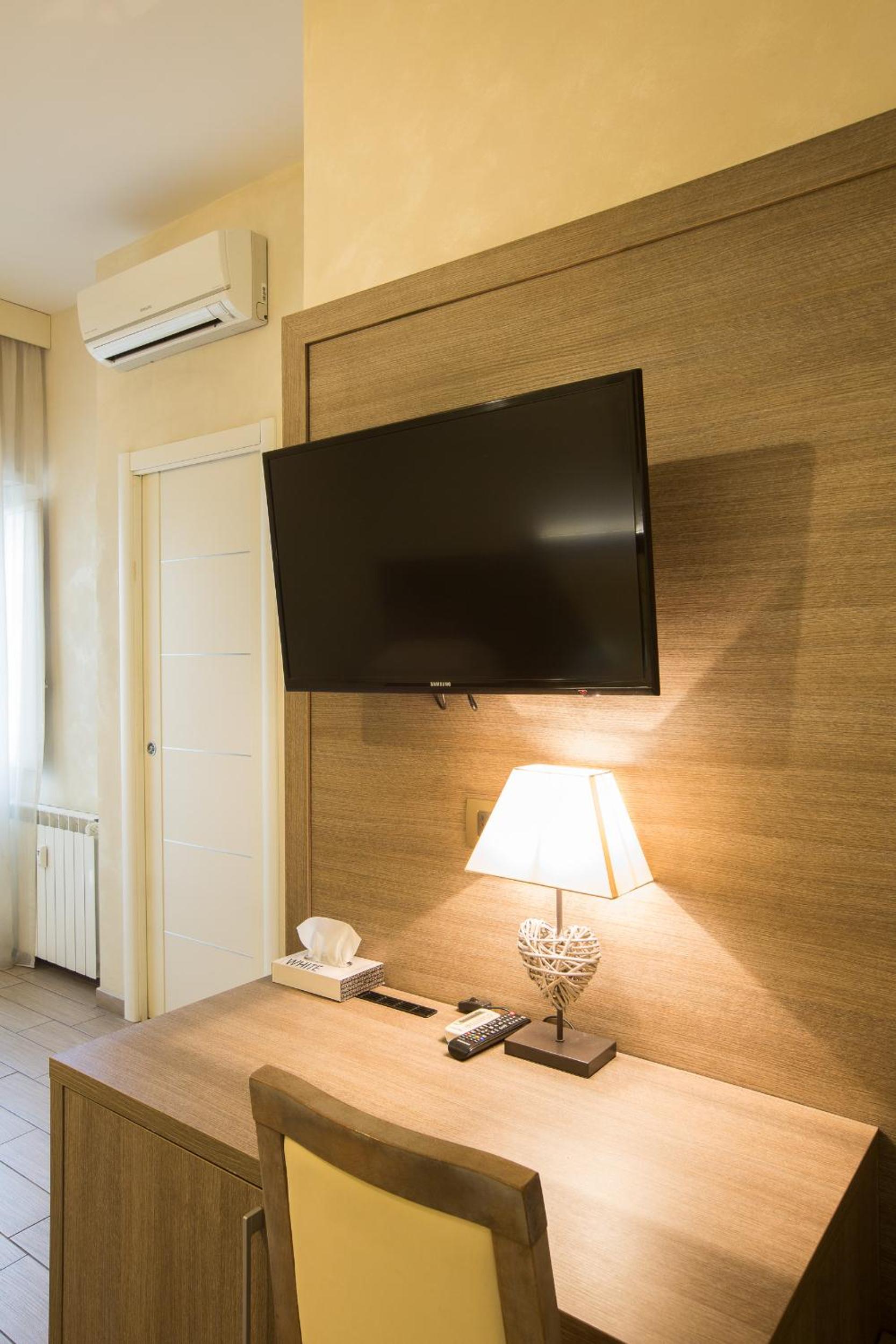 Triple Room with Balcony photo 2