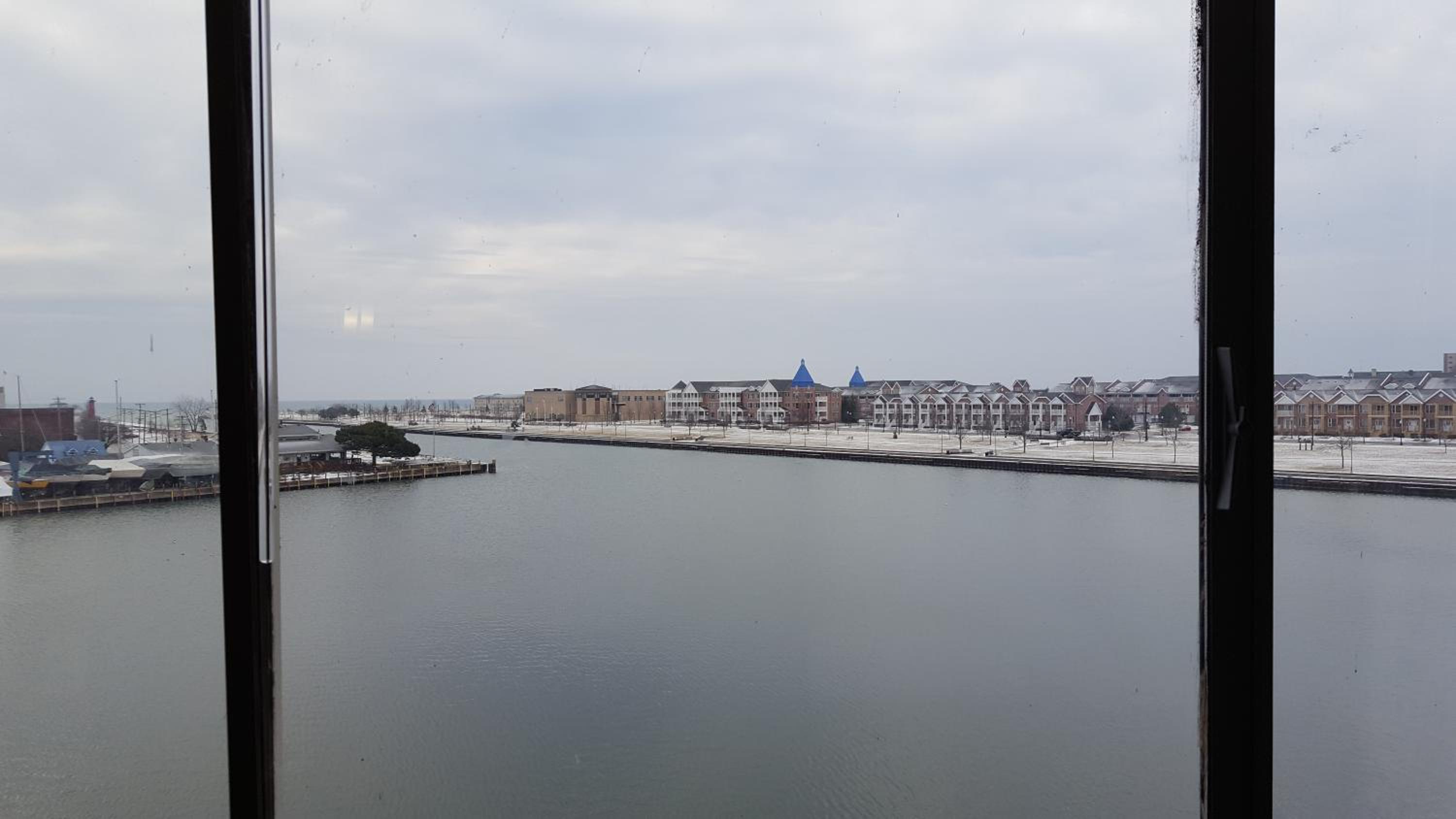 King Room with Lake View - Mobility Accessible/Non-Smoking - Photo 6