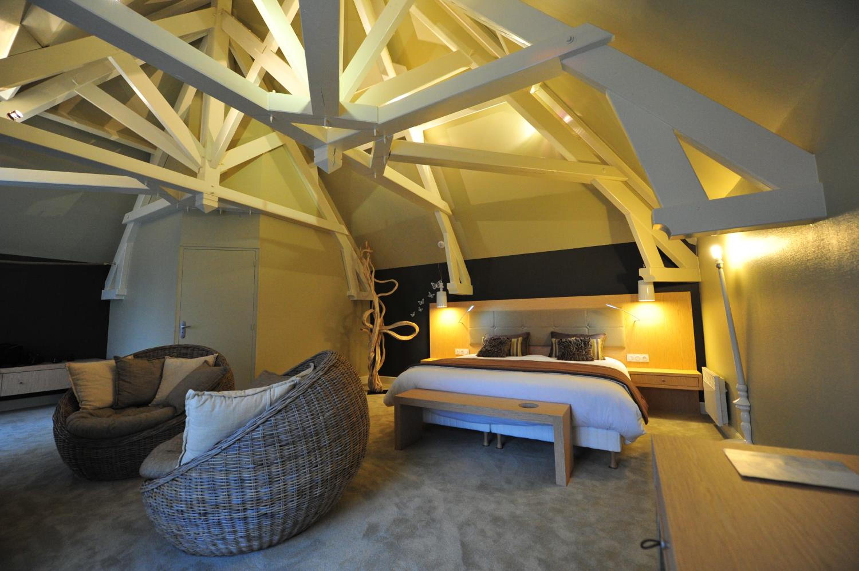 Double Suite with Spa Bath - Photo 1
