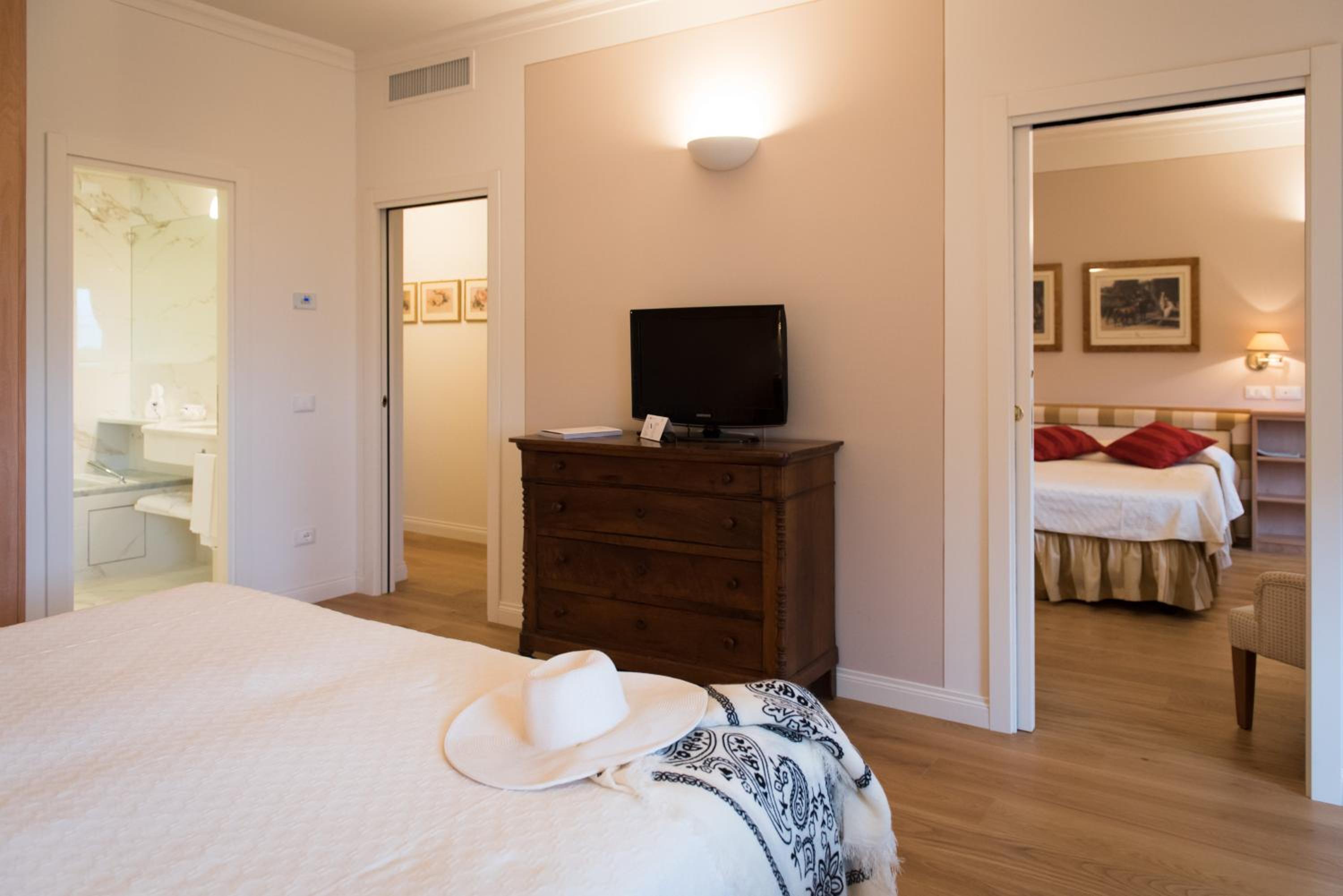 Two-Bedroom Suite - Photo 1