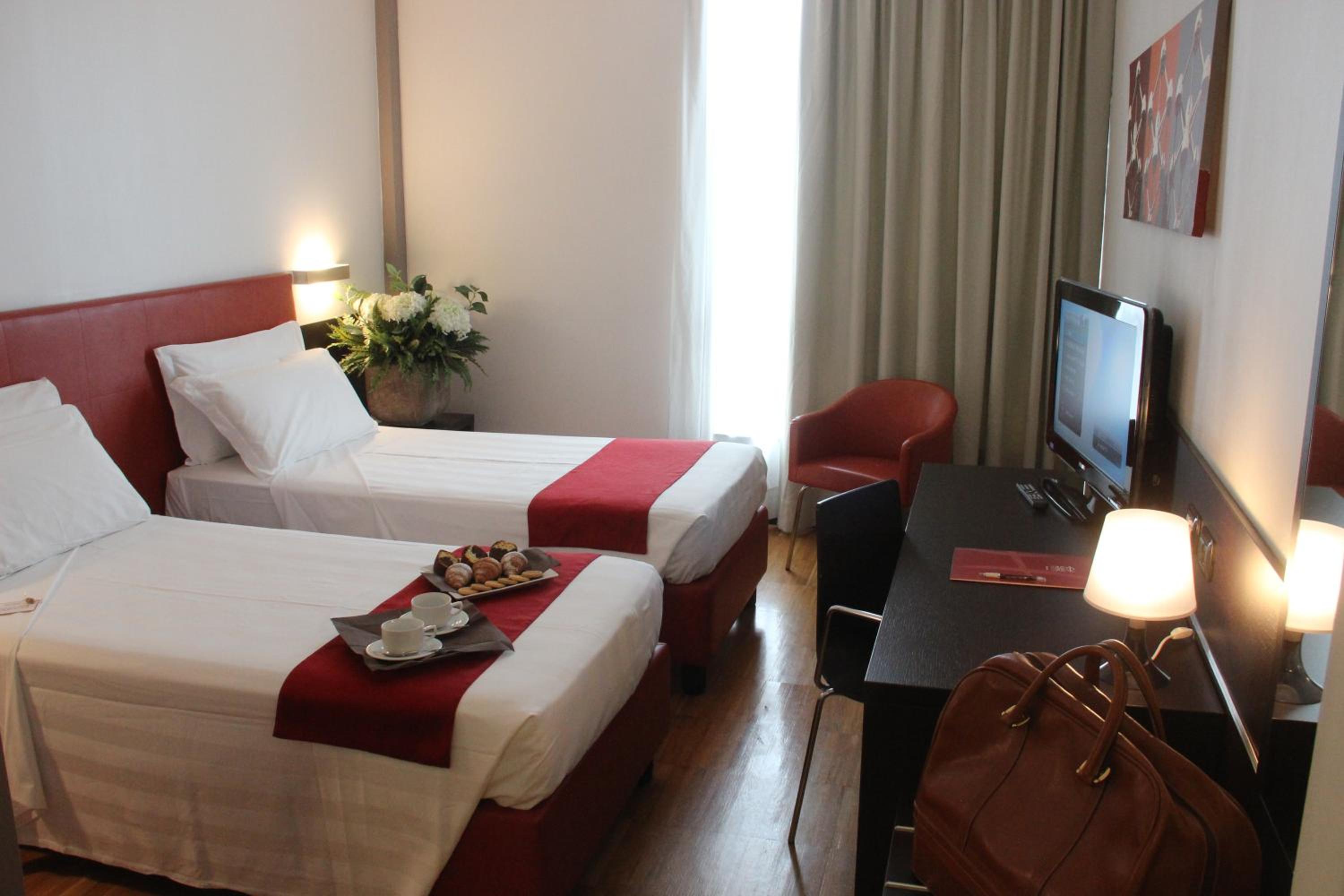 Two Connecting Rooms - Photo 2