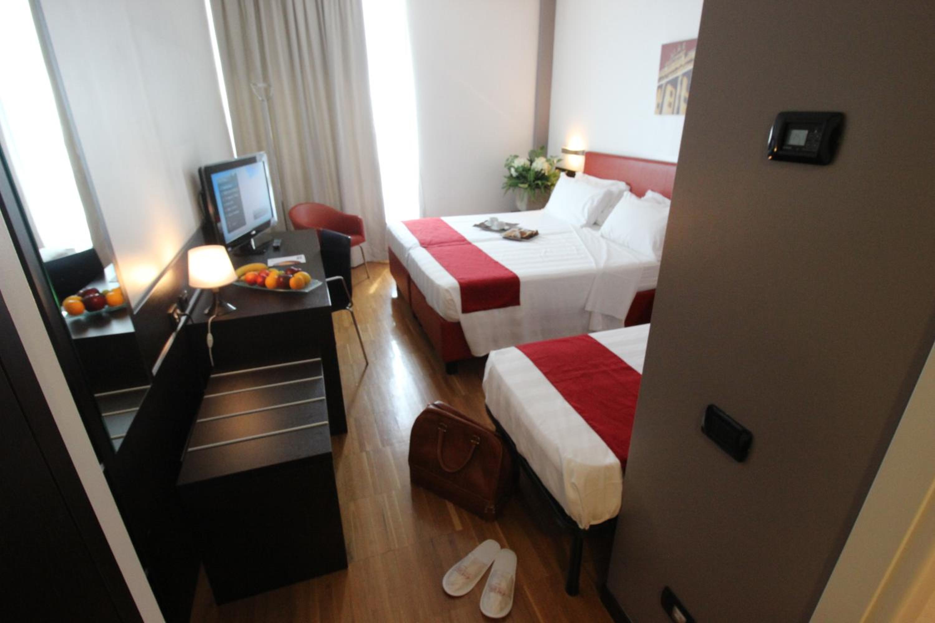 Classic Triple Room - Photo 1