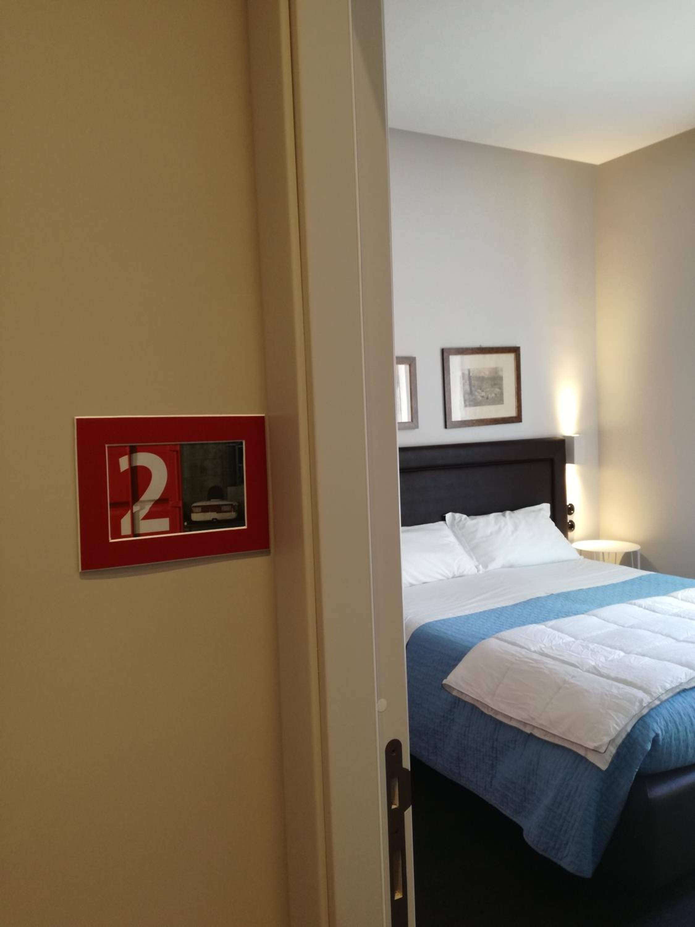 Double Room - Photo 9