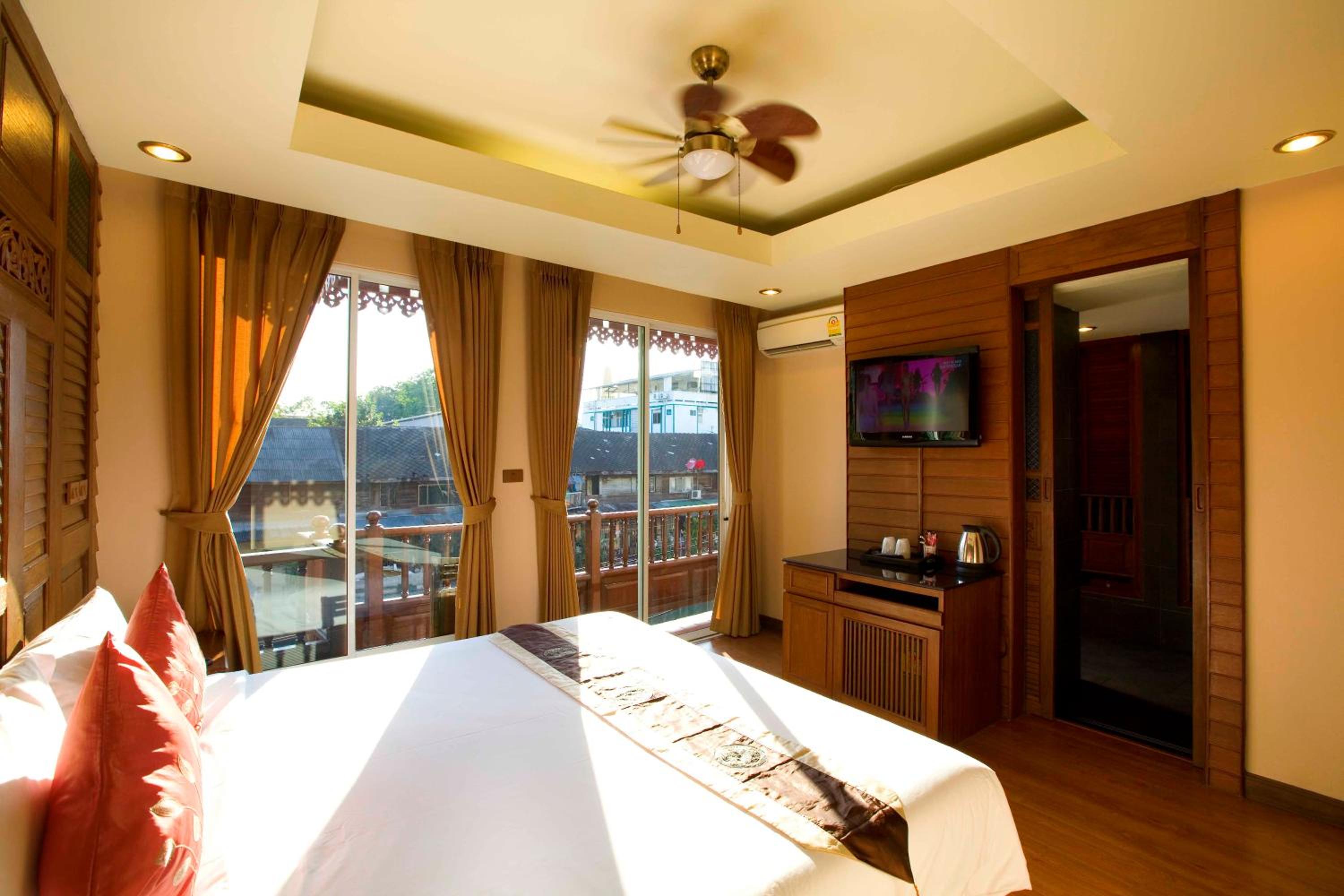 Deluxe Room (Second Building) photo 3
