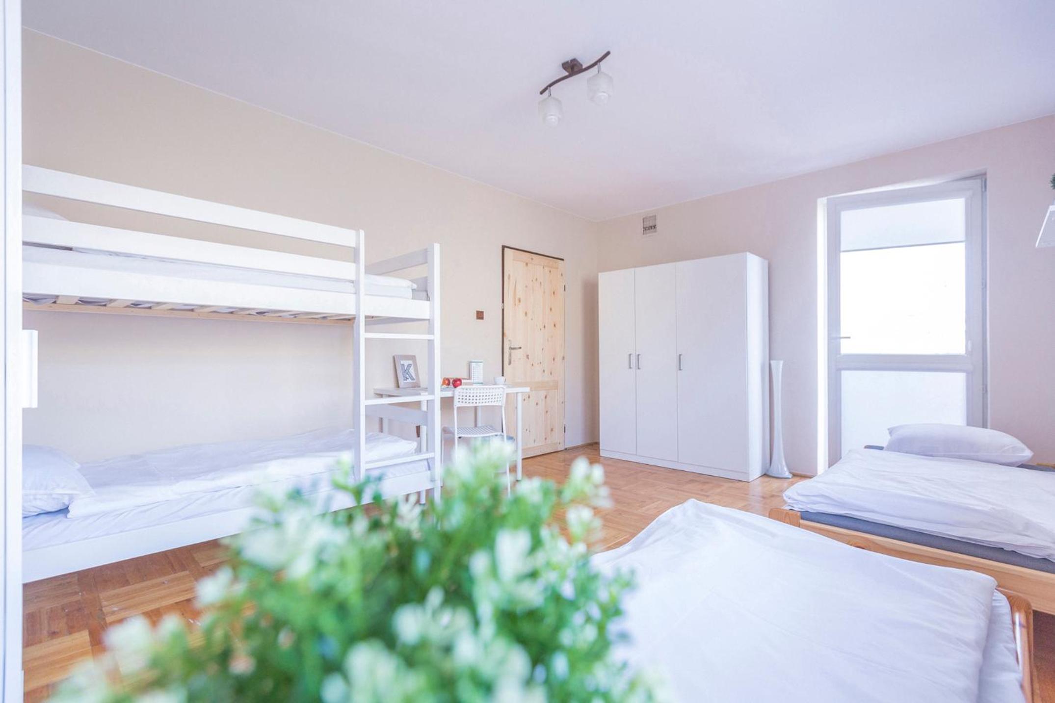 Triple Room with Balcony - Photo 8