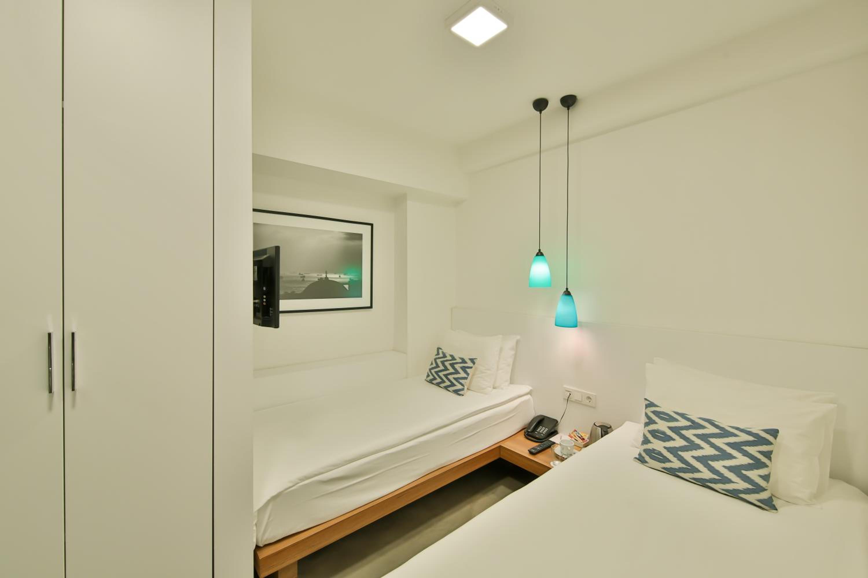 Budget Twin Room photo 2