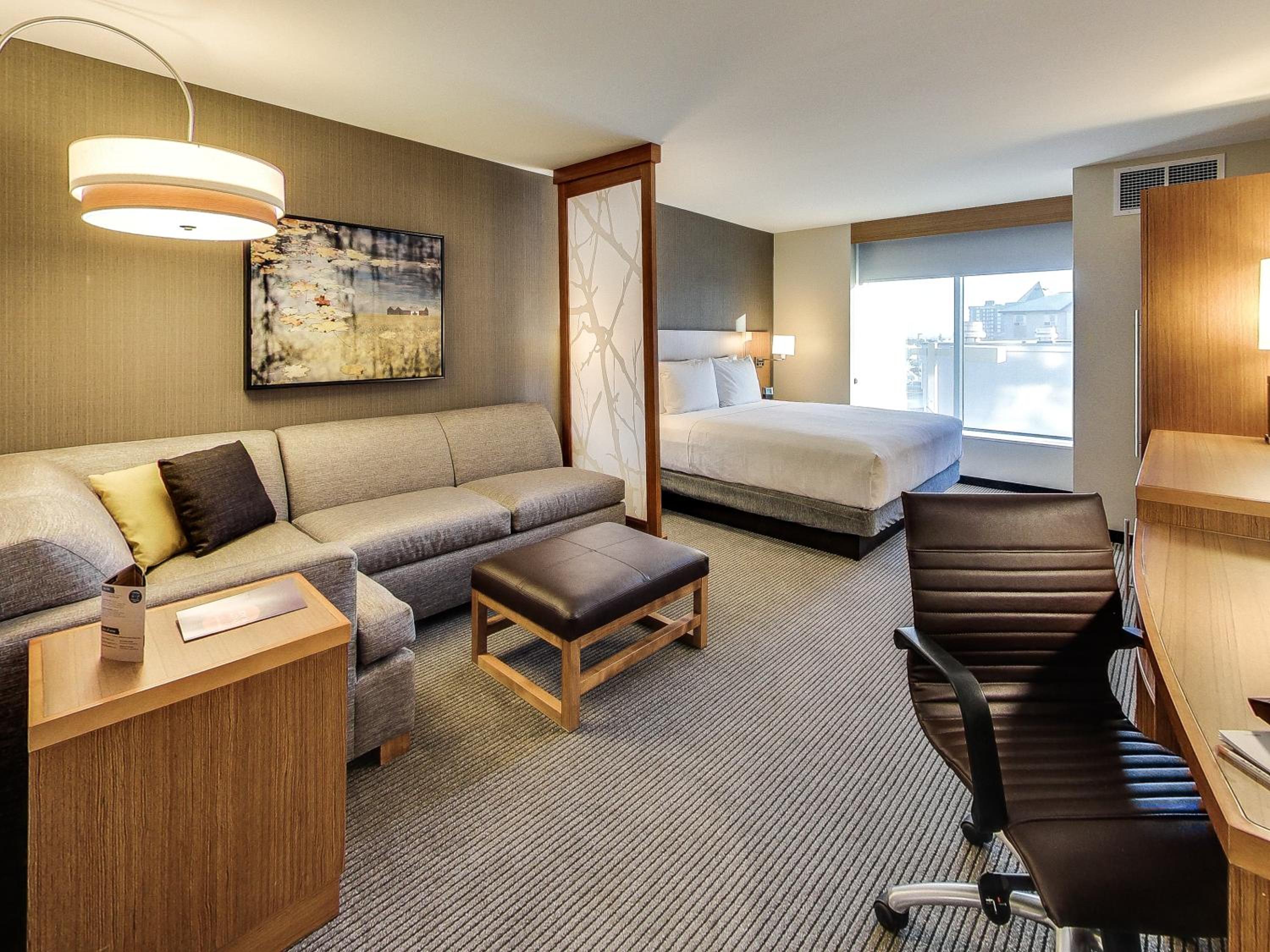 King Room with Sofa Bed photo 2