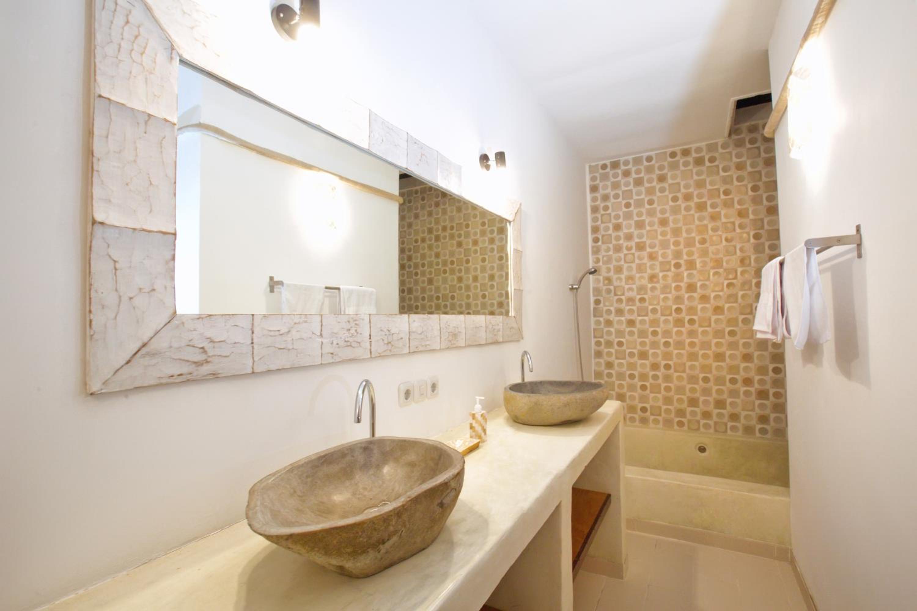 Two-Bedroom Villa - Photo 9