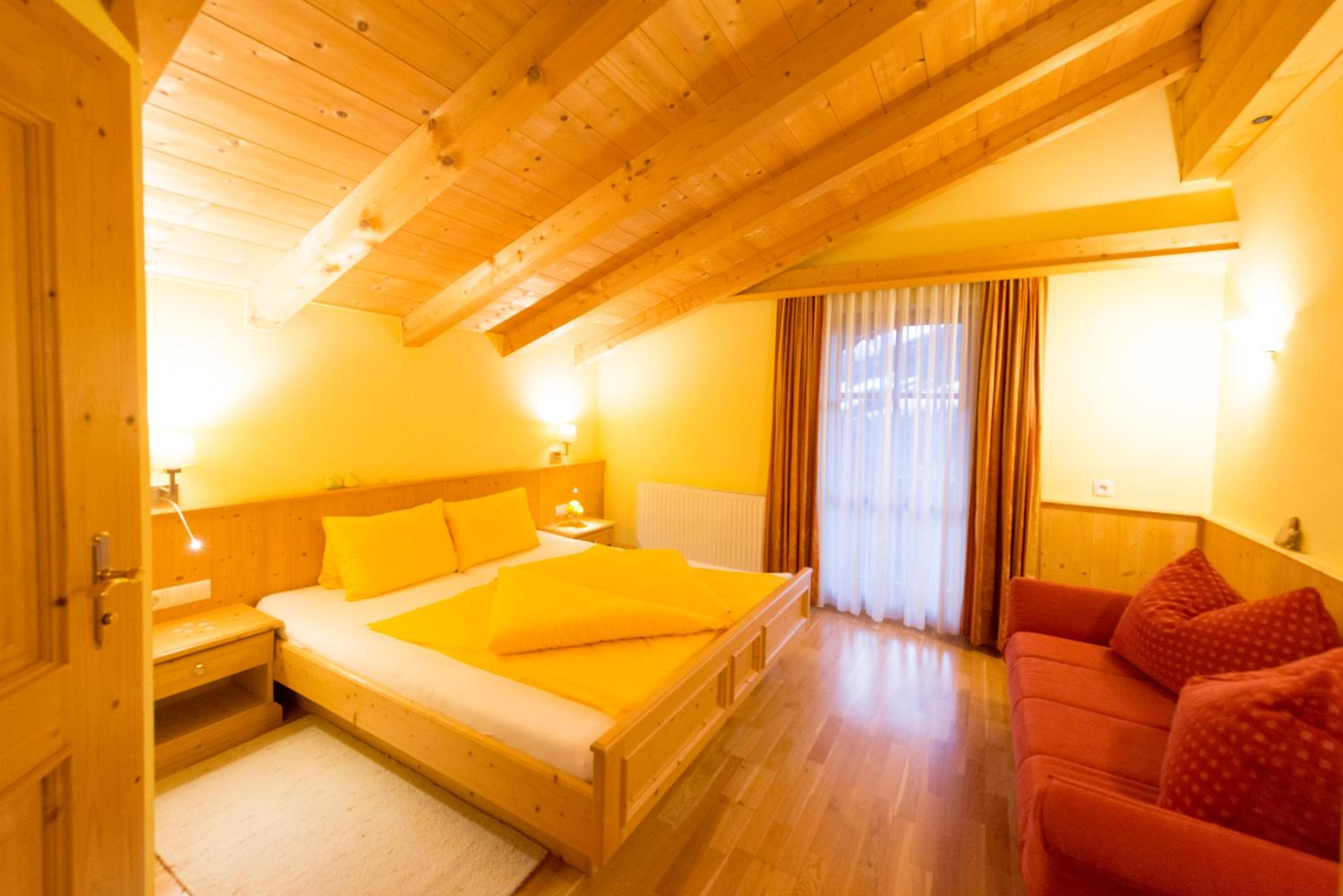 Deluxe Two-Bedroom Apartment (4 Adults) photo 1