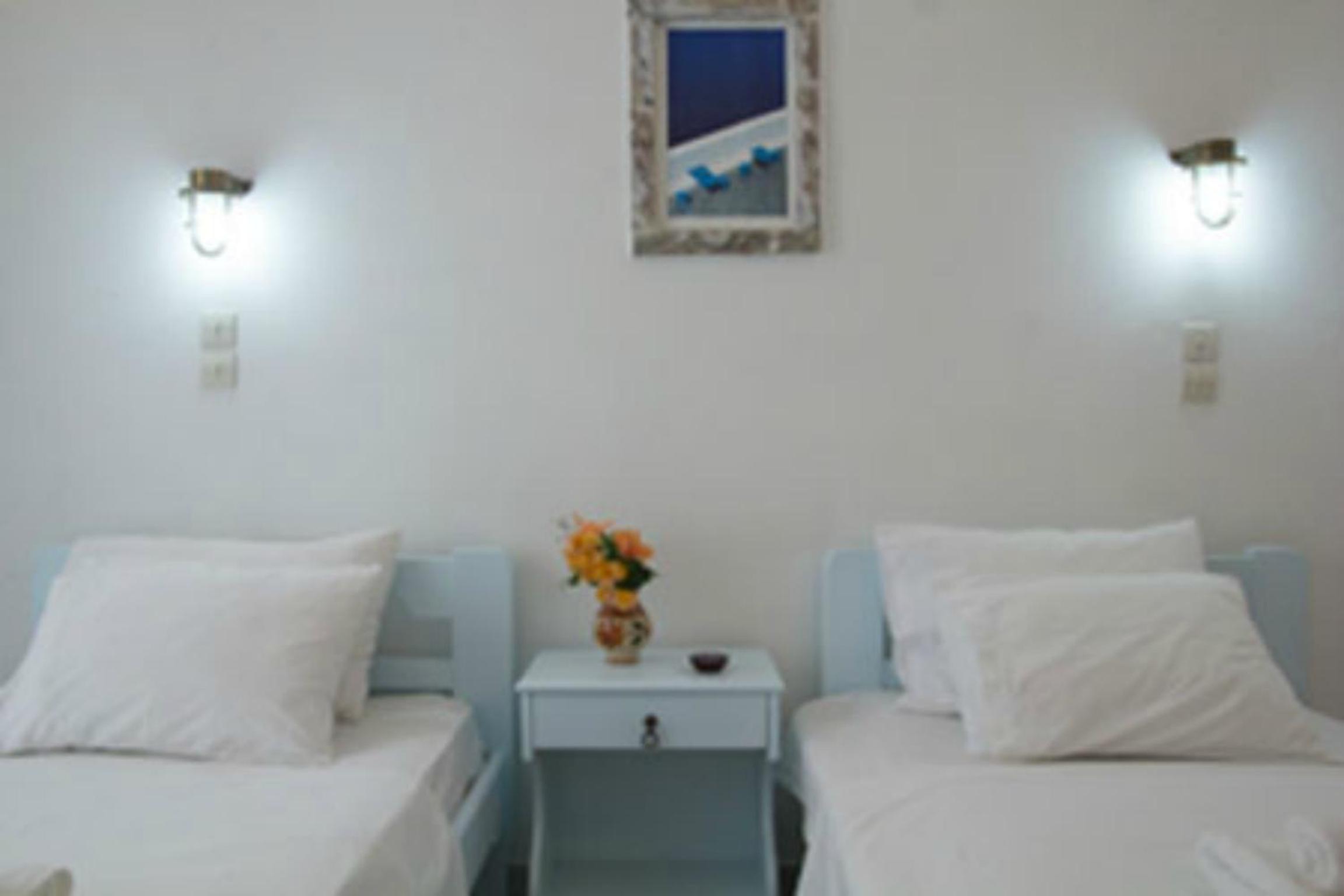 Economy Double Room photo 3